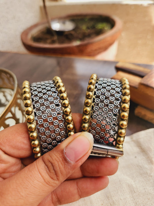 Myra Large size Dual tone jali kada