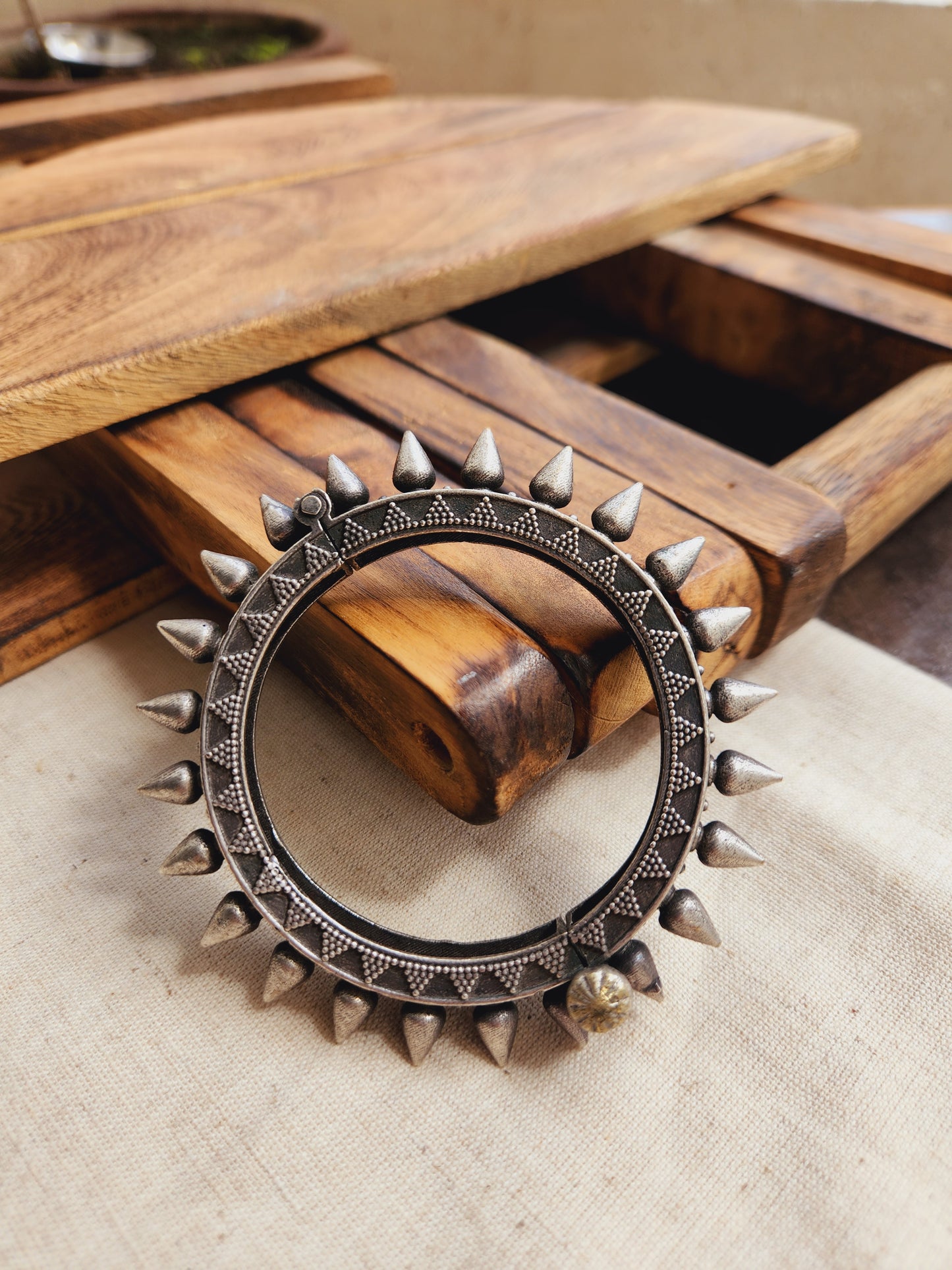 Esha Large size Antique silver trishul kada