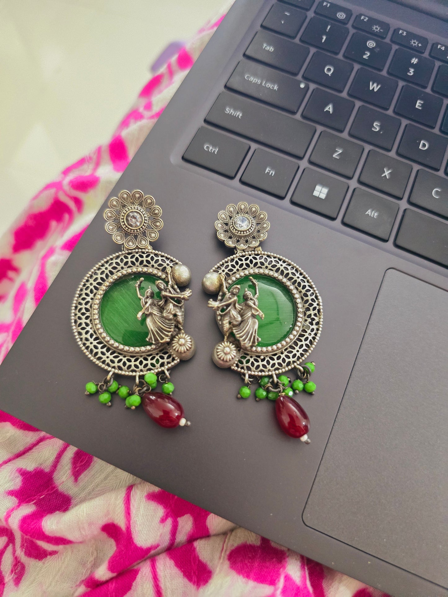 Moh radha krishna danglers