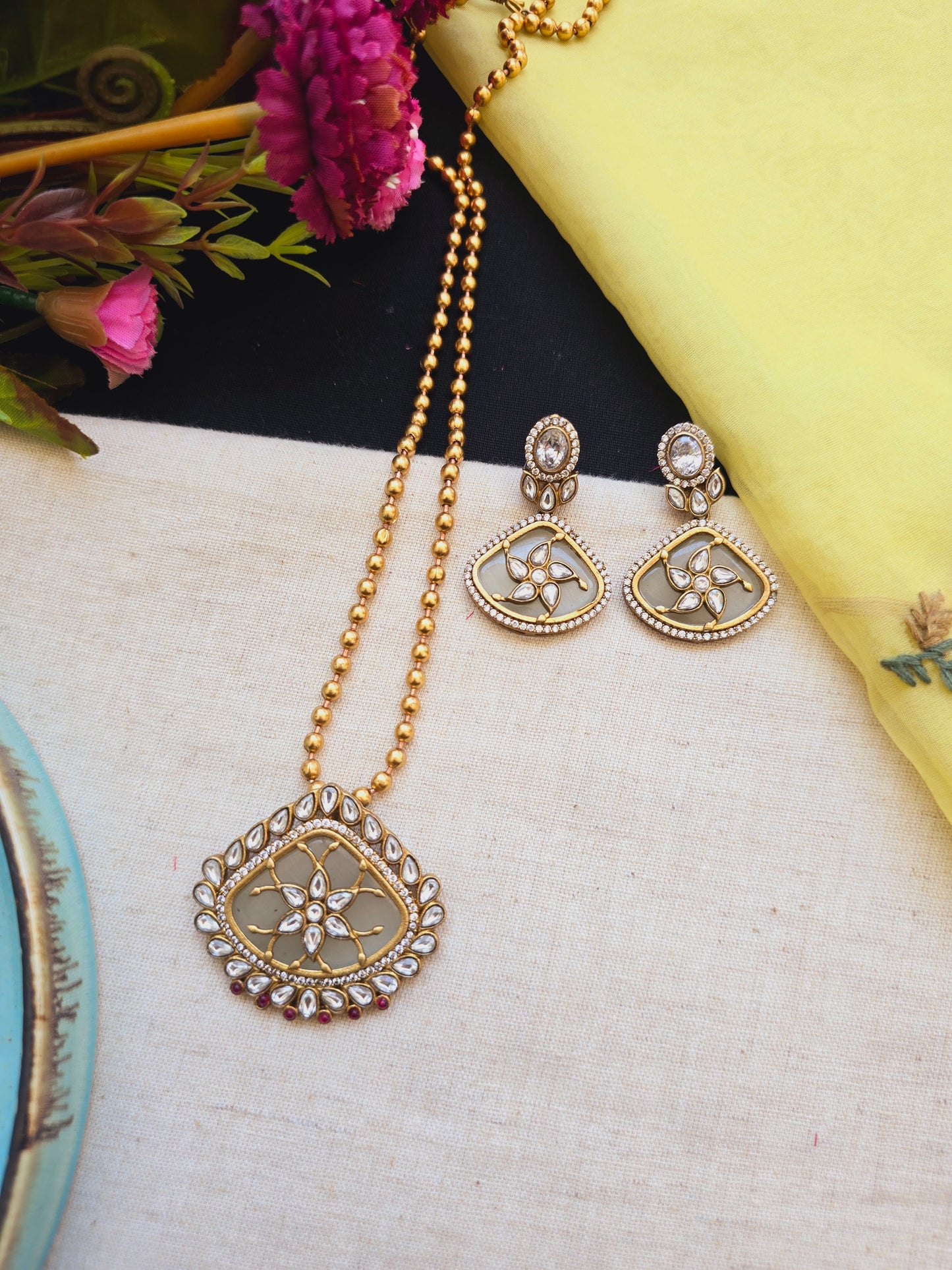 Romania gold necklace