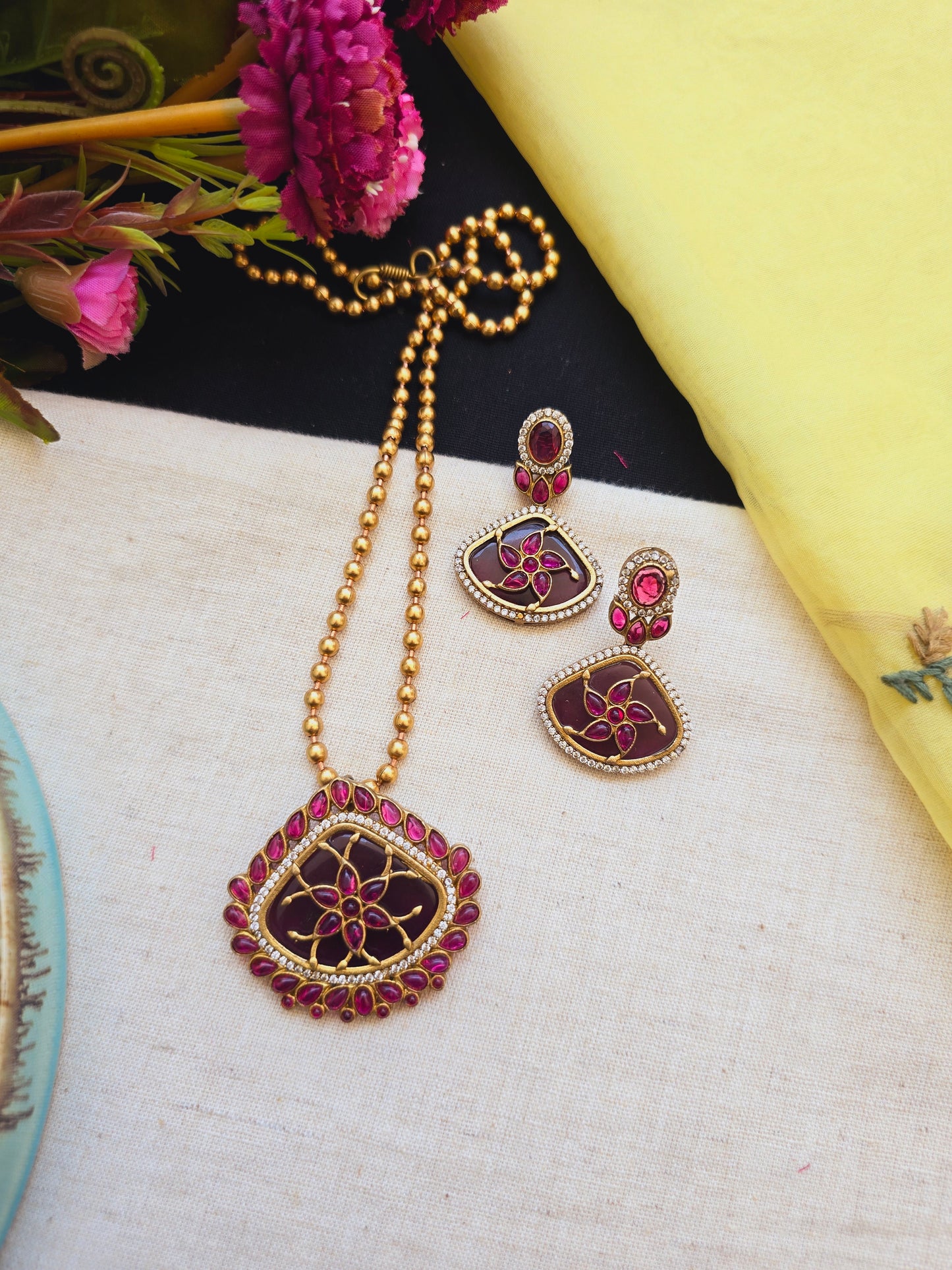 Romania gold necklace