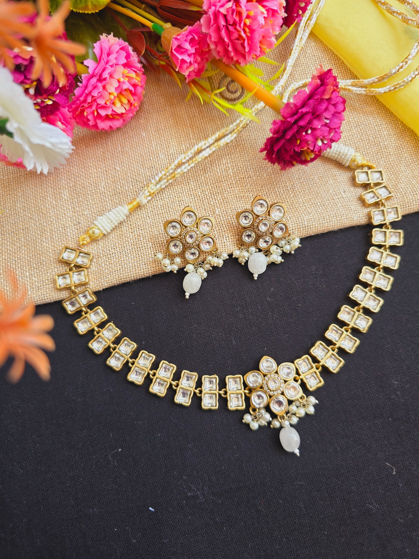 Pankhudee the choker