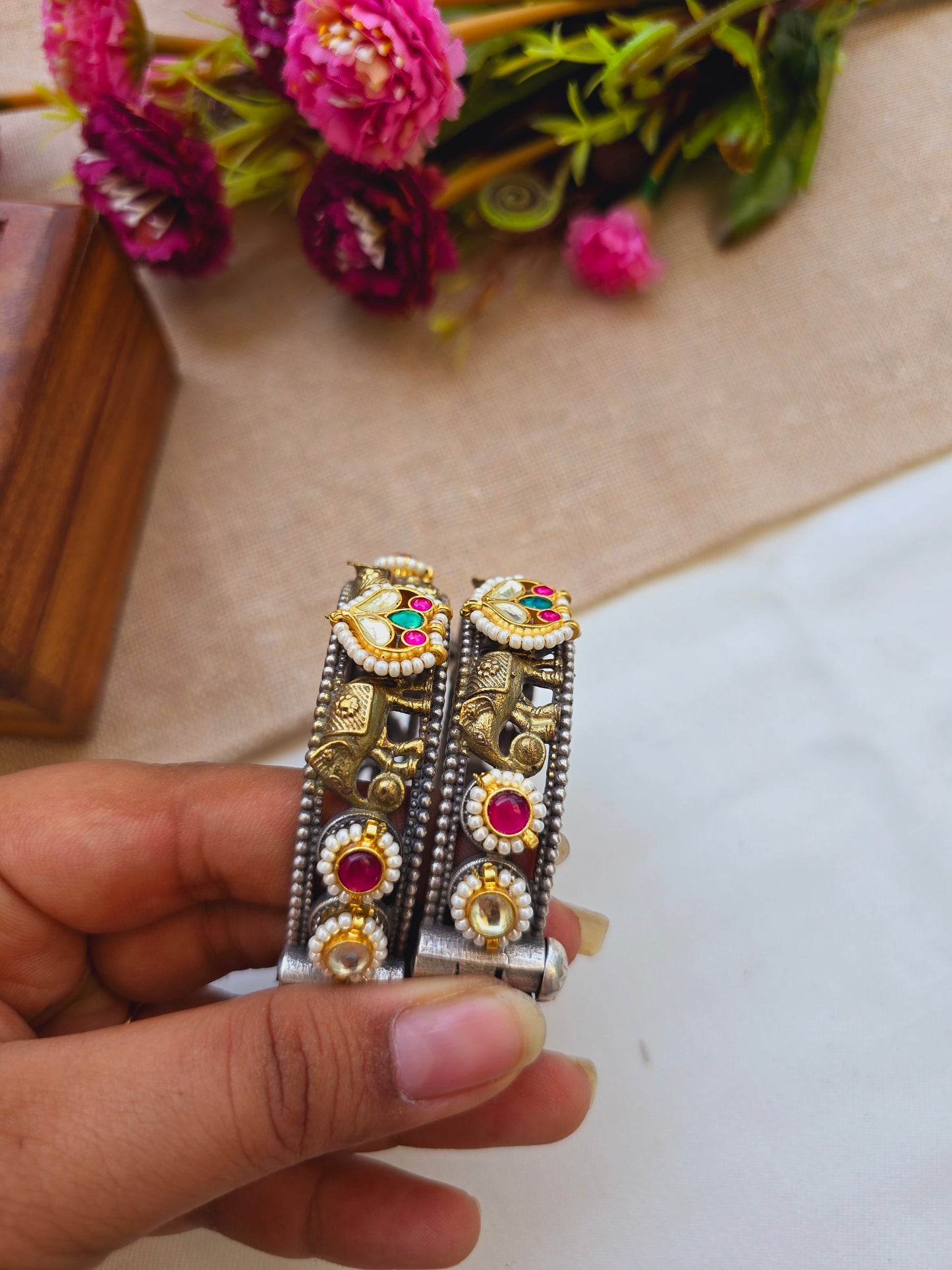 Aarti Large size Mini elephant pachi kundan kada