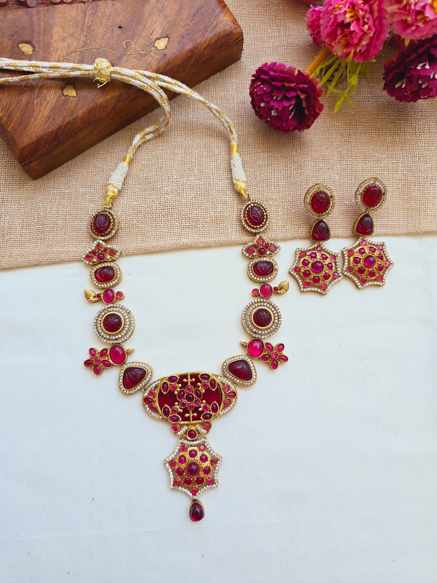 Manisha rajwadi choker