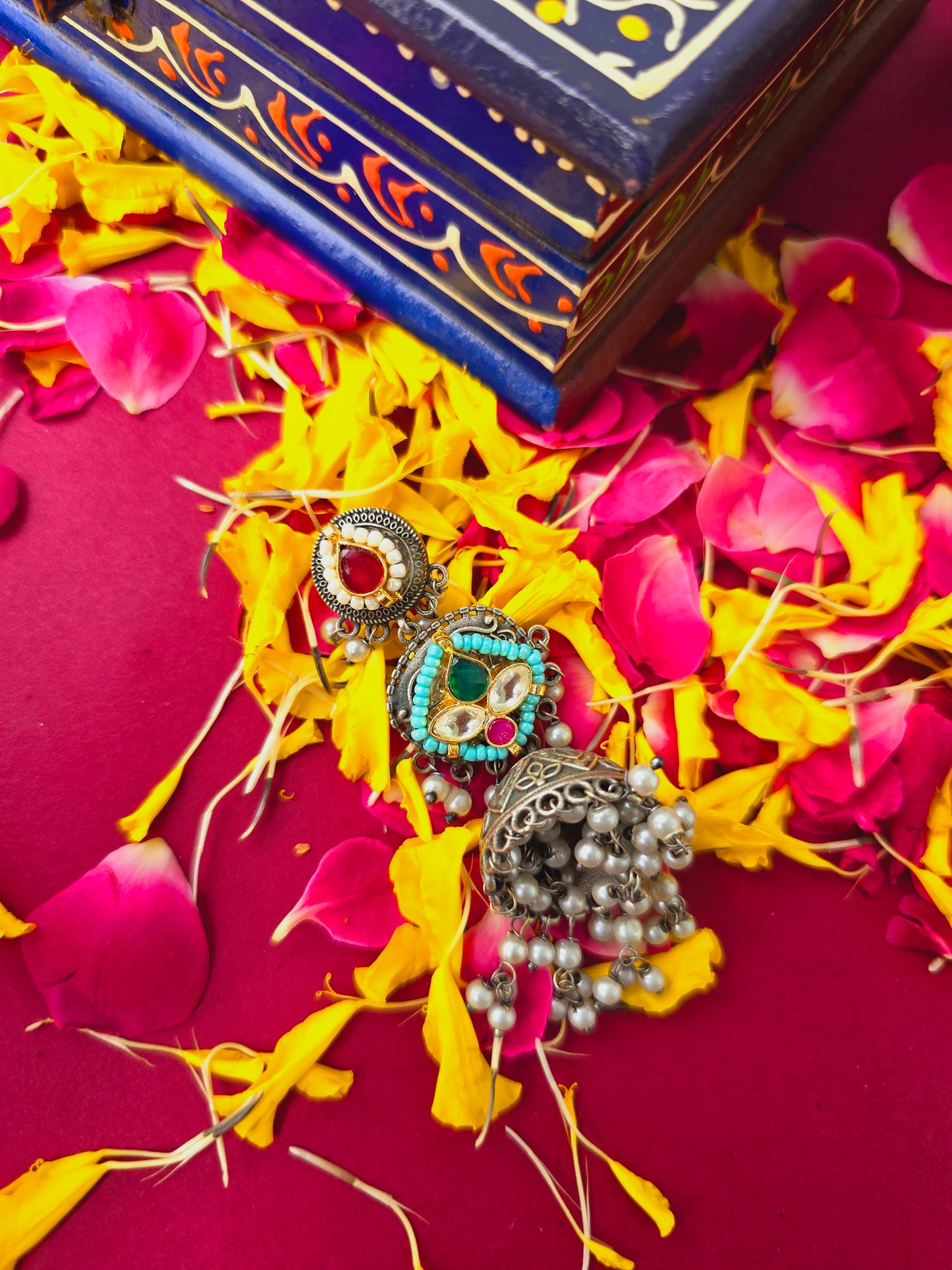 Shyeni Pachi kundan jhumka