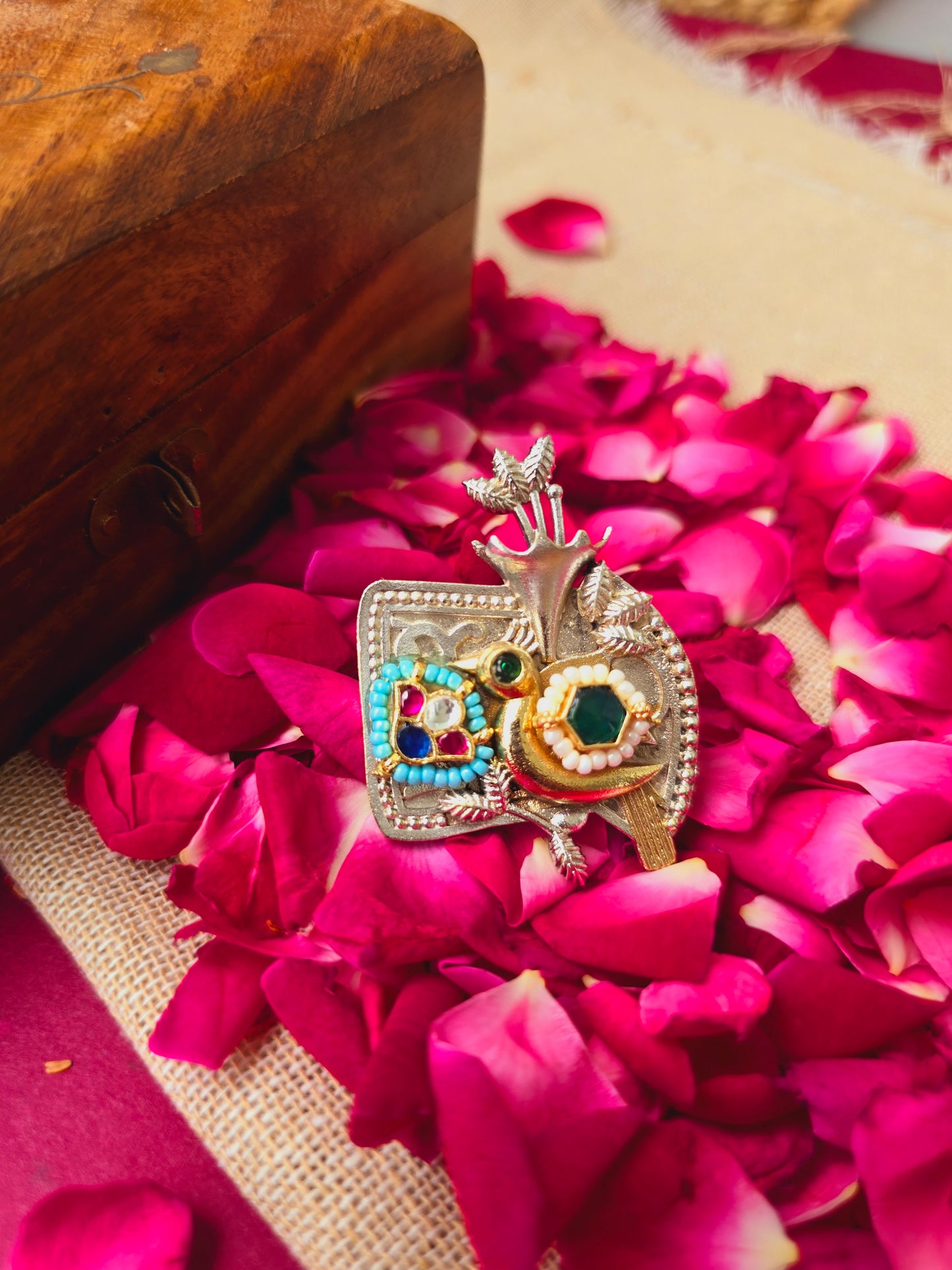 Morika Pachi kundan bird ring