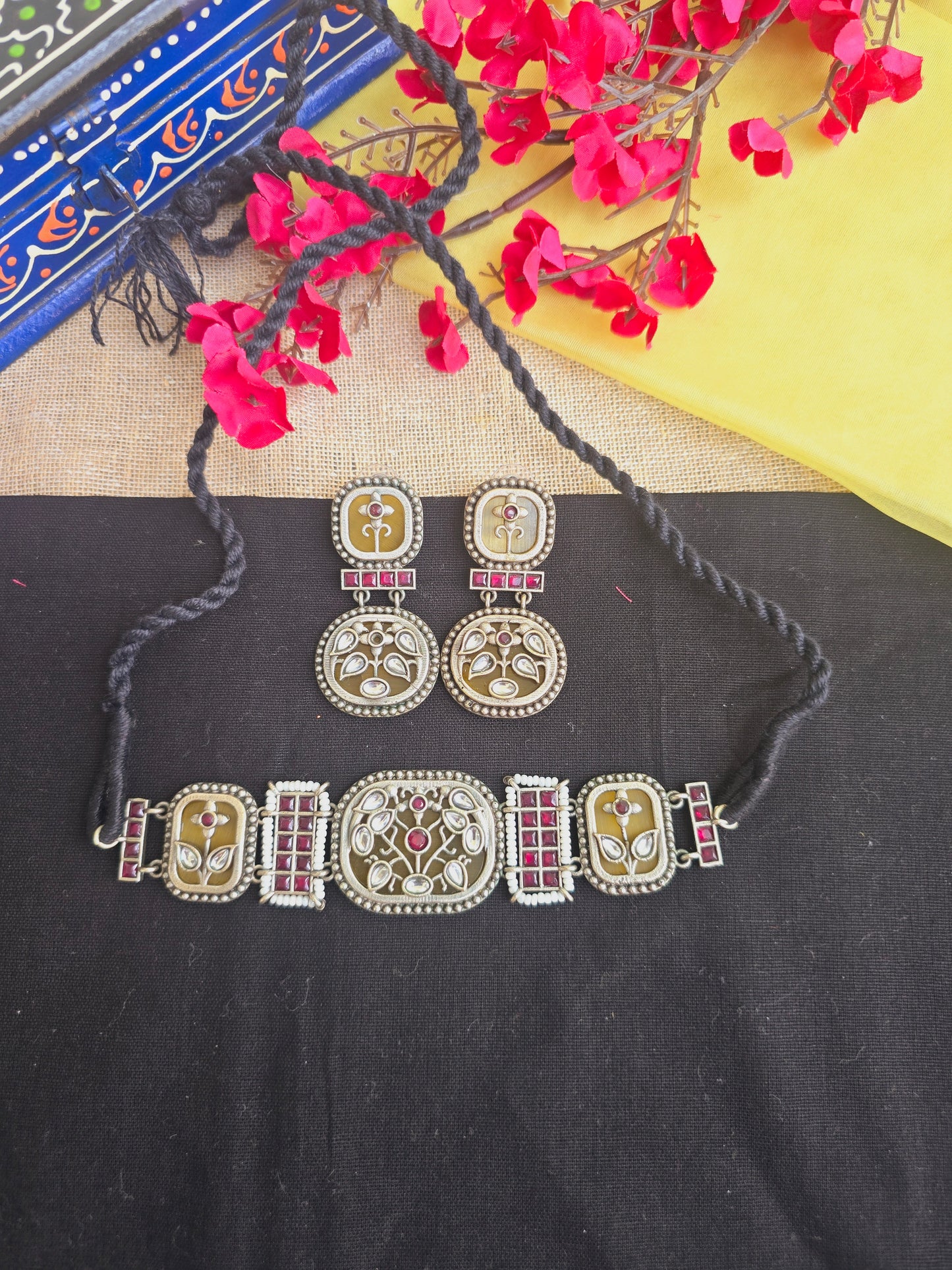 Moh Stone choker set