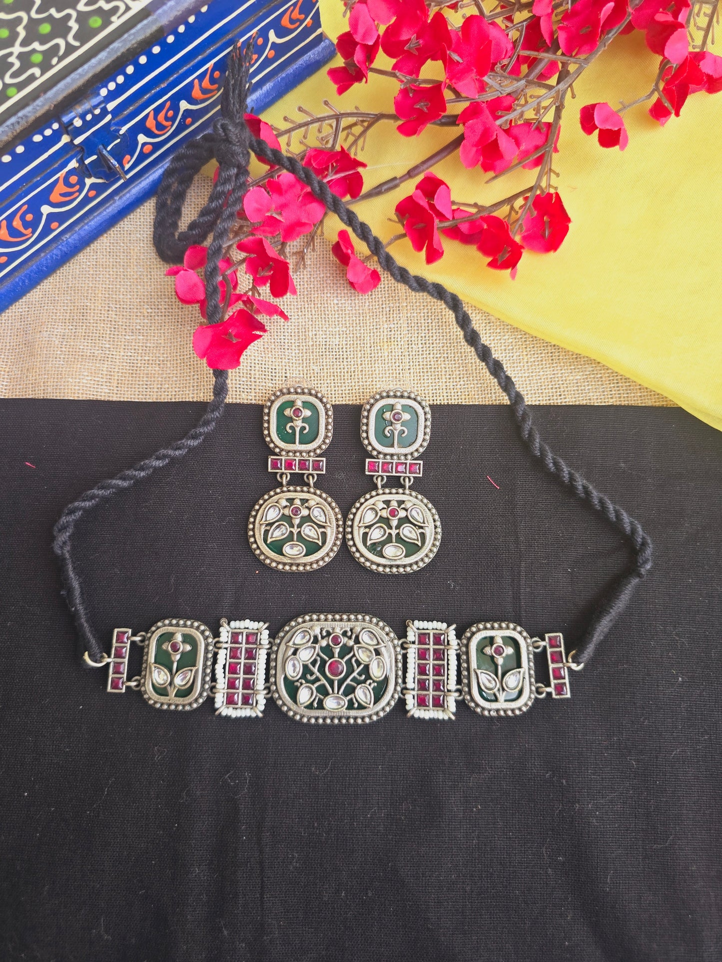 Moh Stone choker set