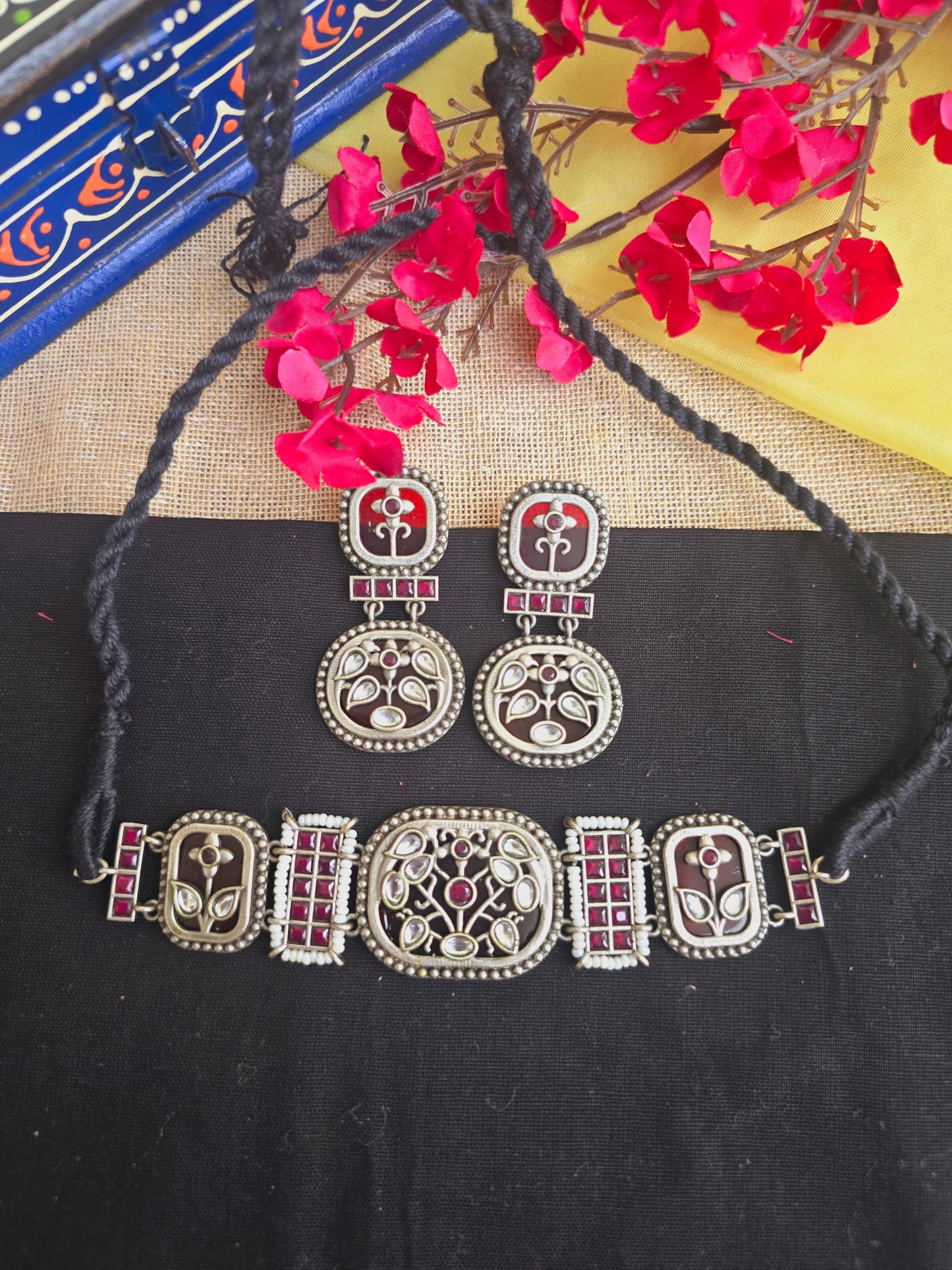 Moh Stone choker set