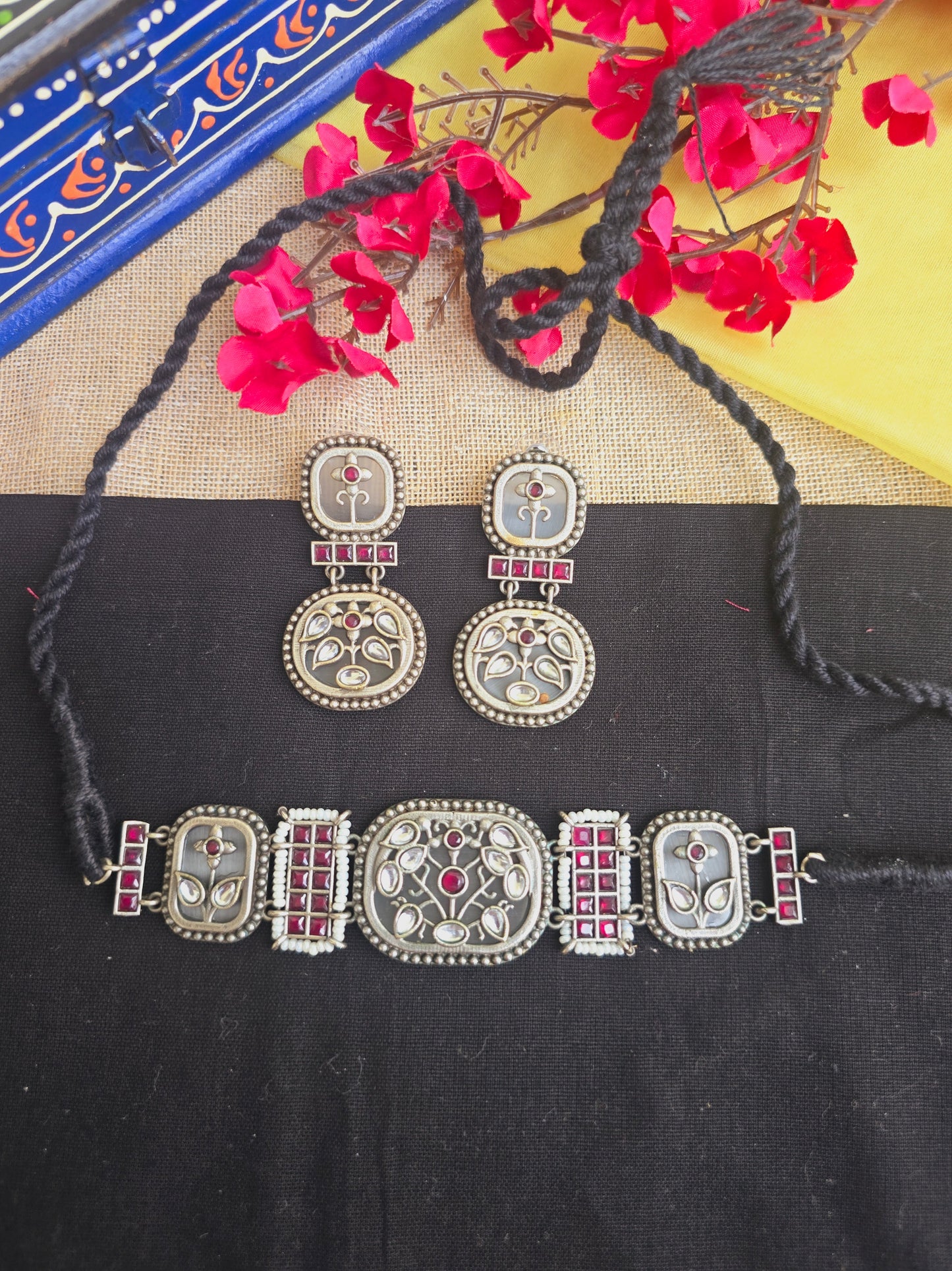 Moh Stone choker set