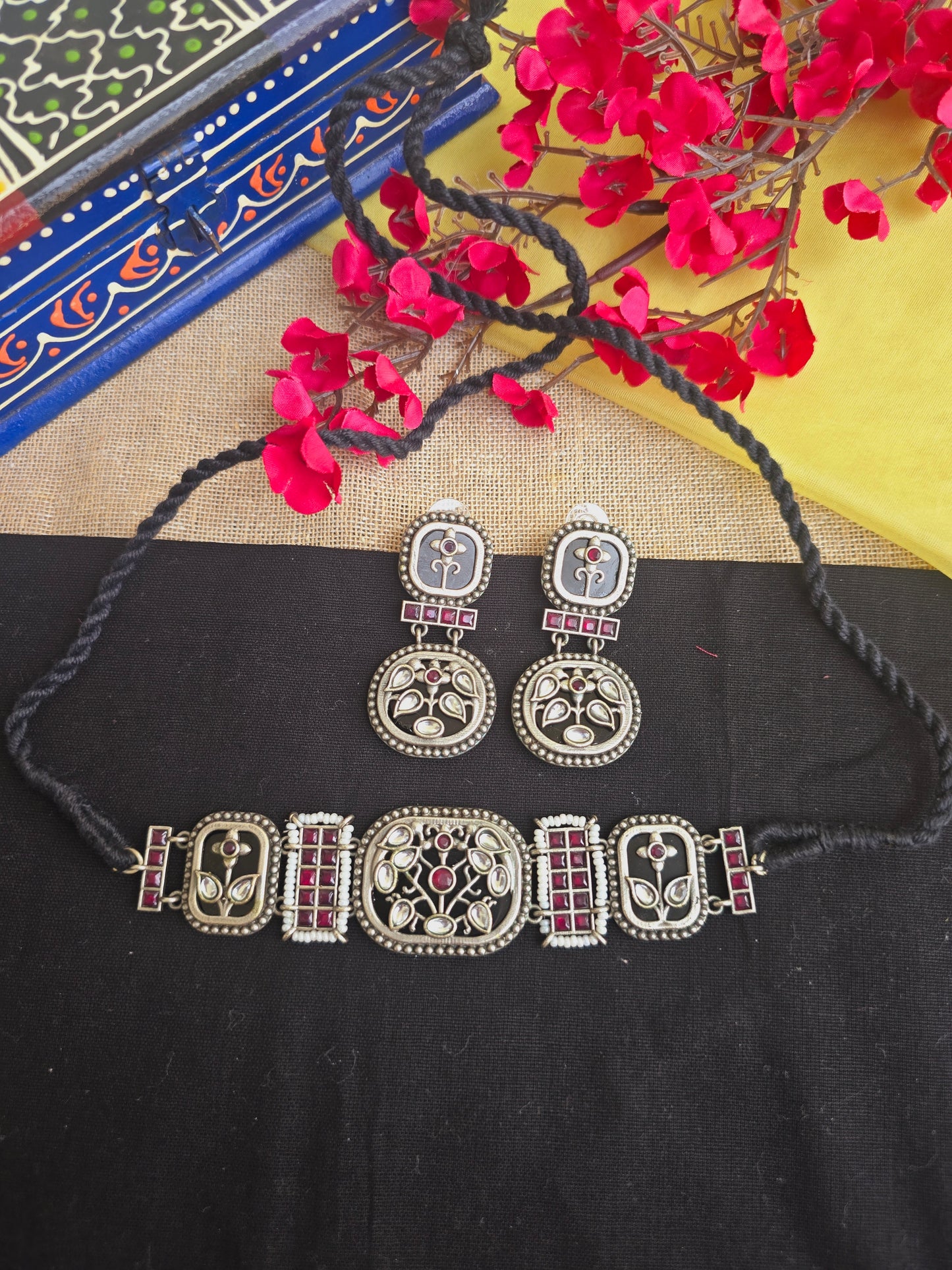 Moh Stone choker set