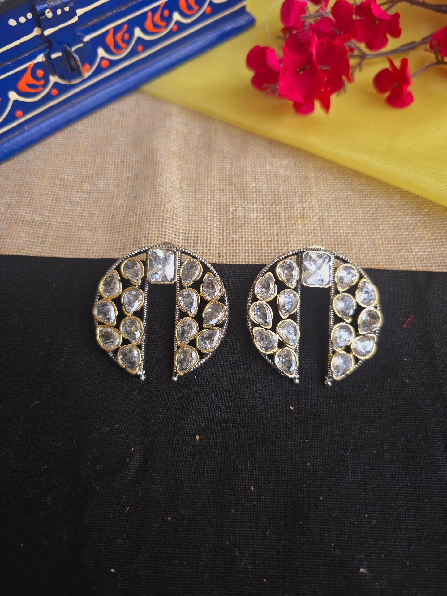 Dual tone Half studs