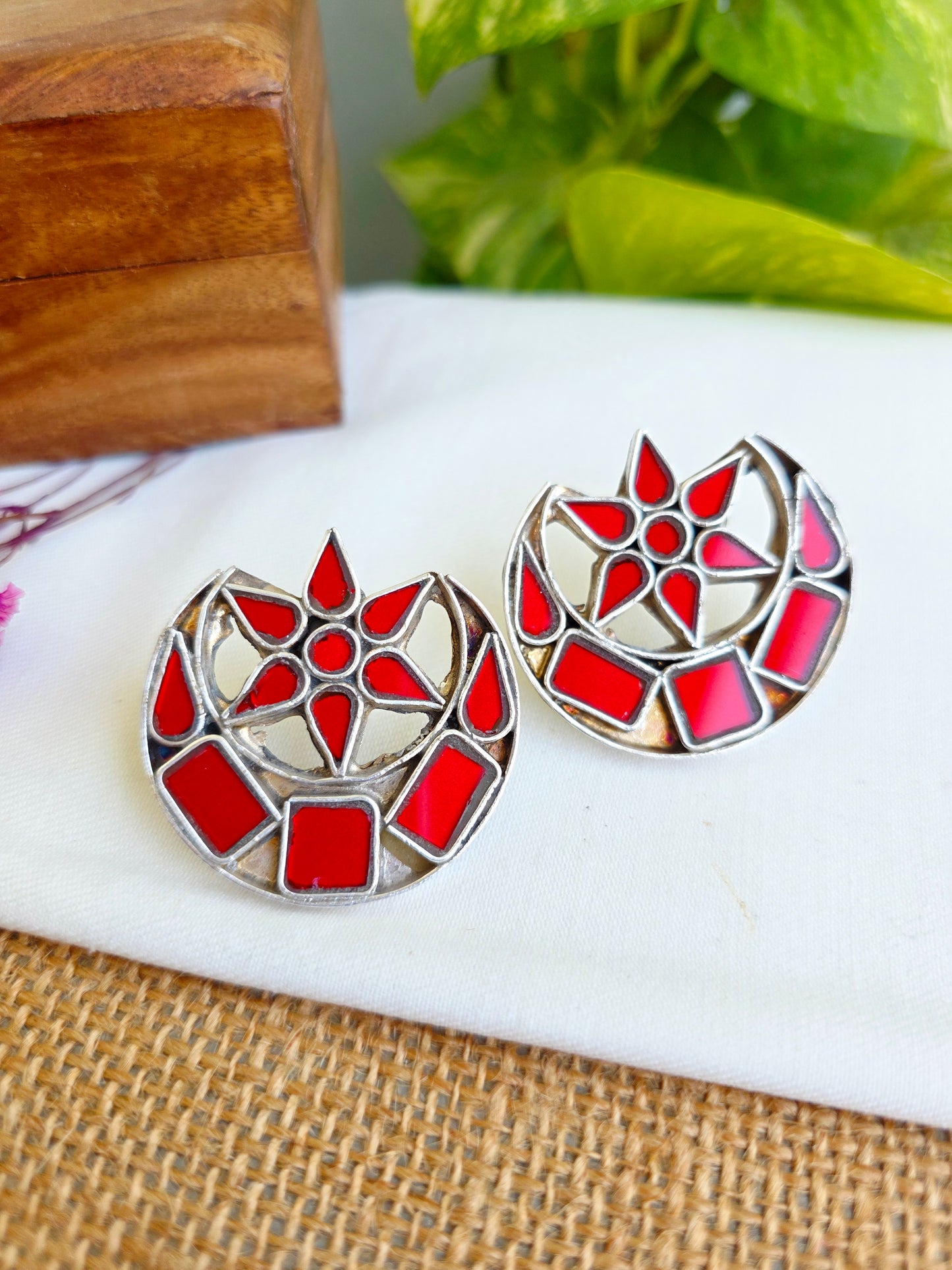 Chand glass studs