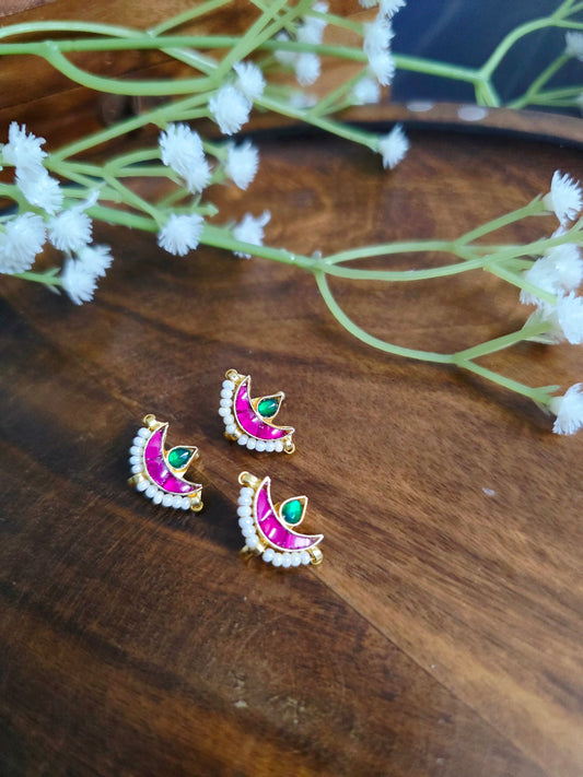 Half moon kundan nath