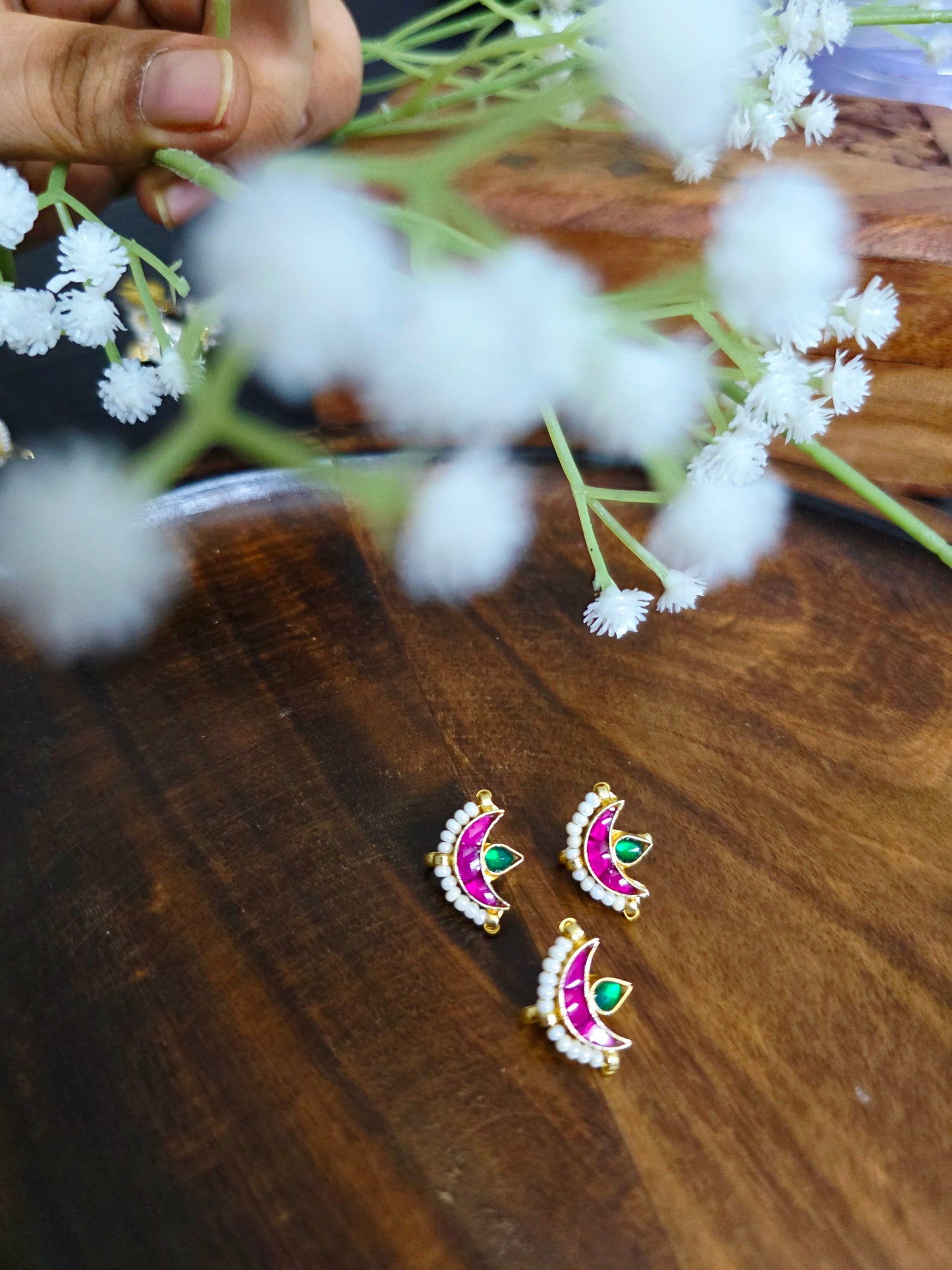 Half moon kundan nath