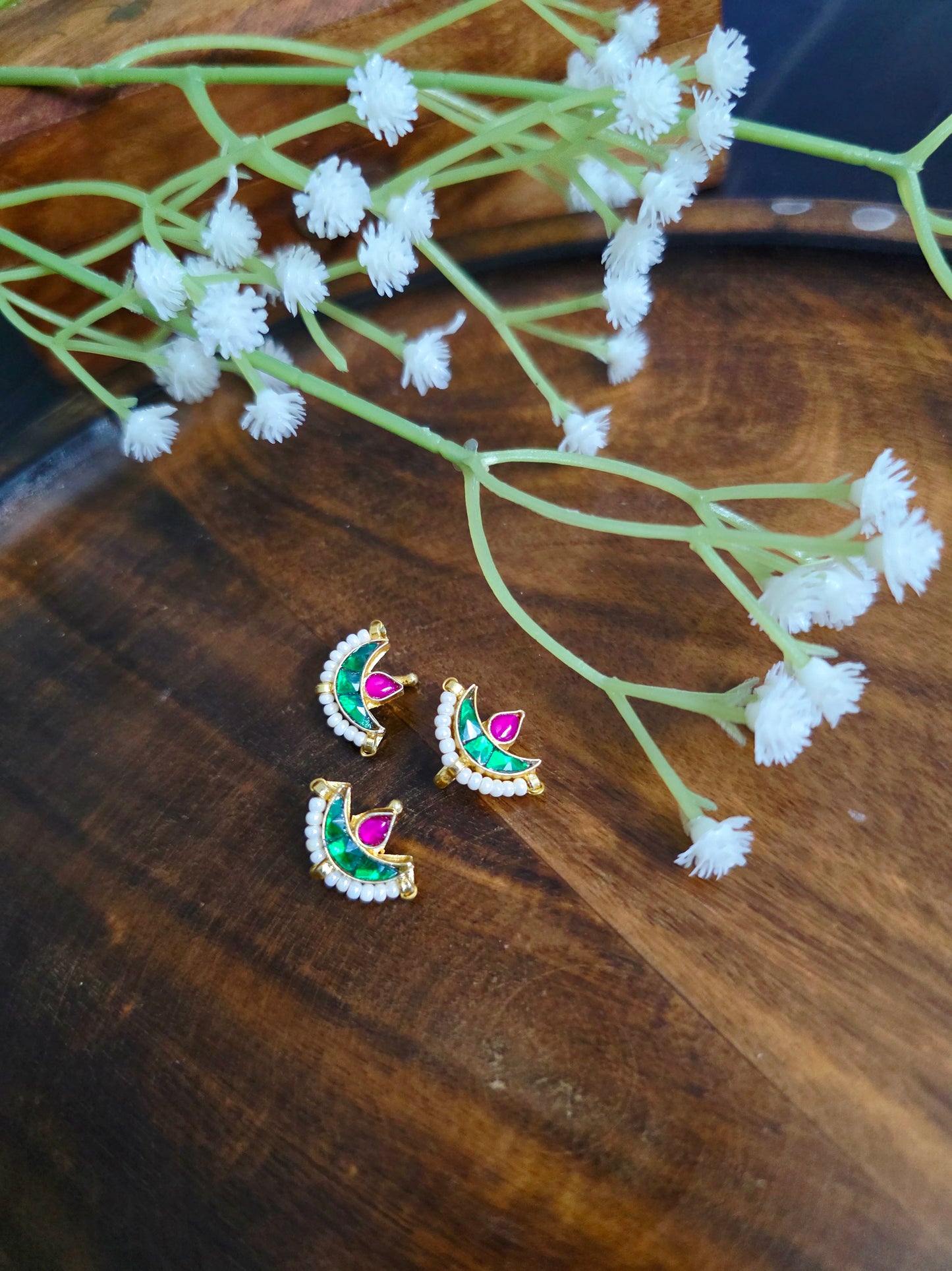 Half moon kundan nath