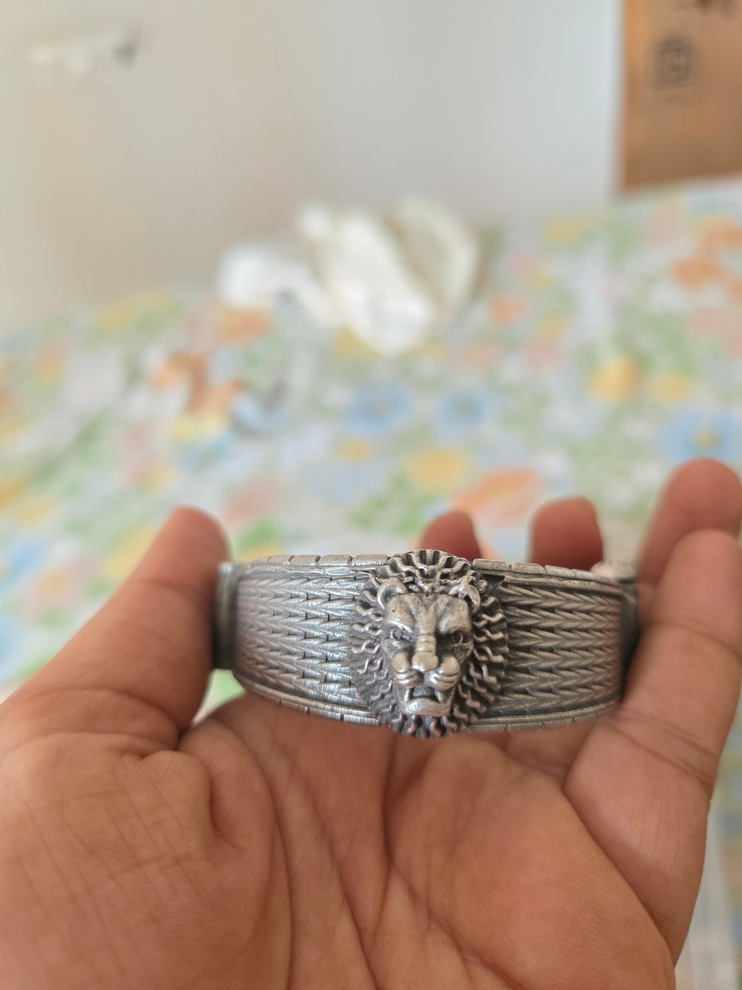 Large size Antique lion kada π¦