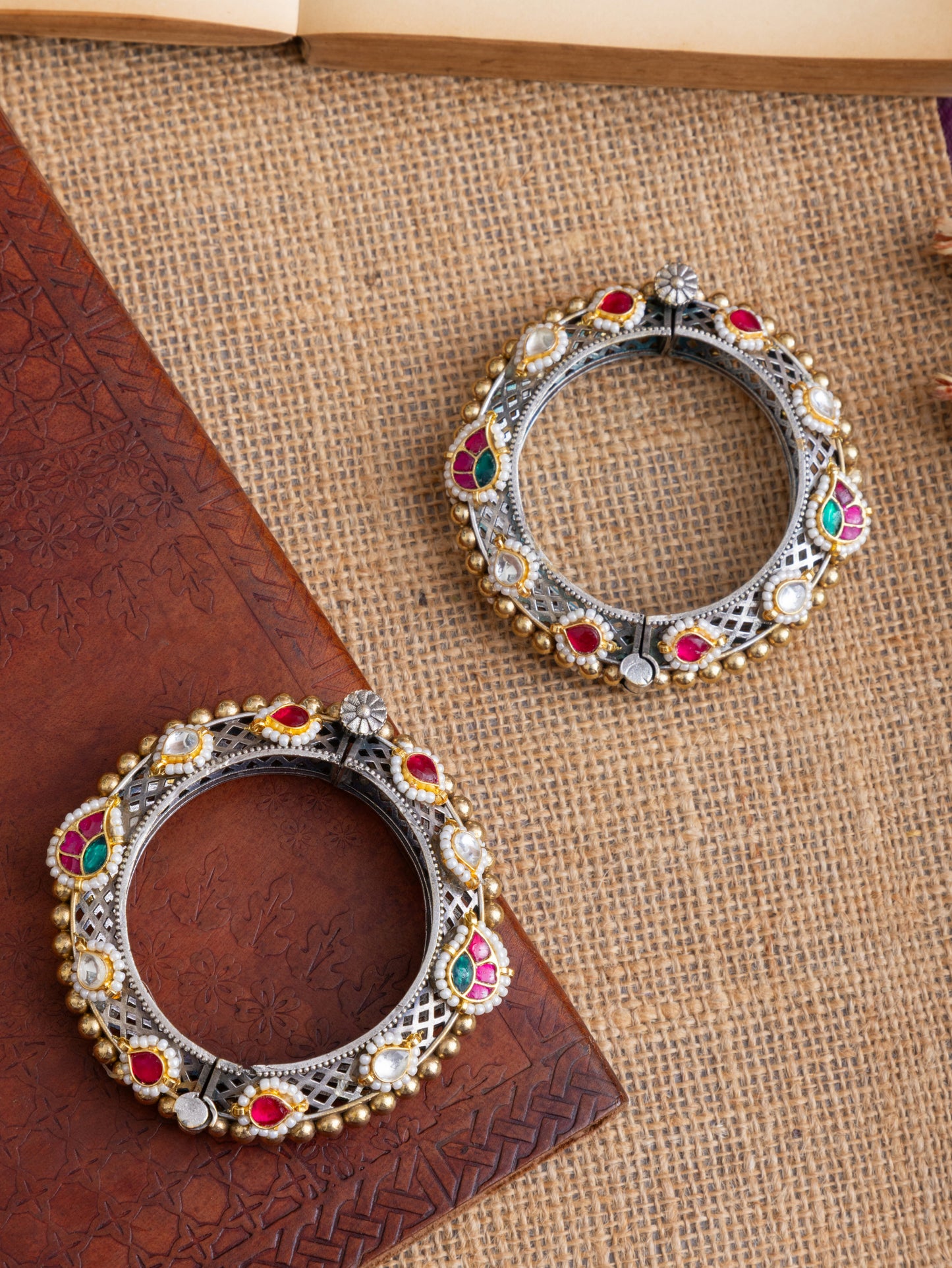 Small size kundan ball kada