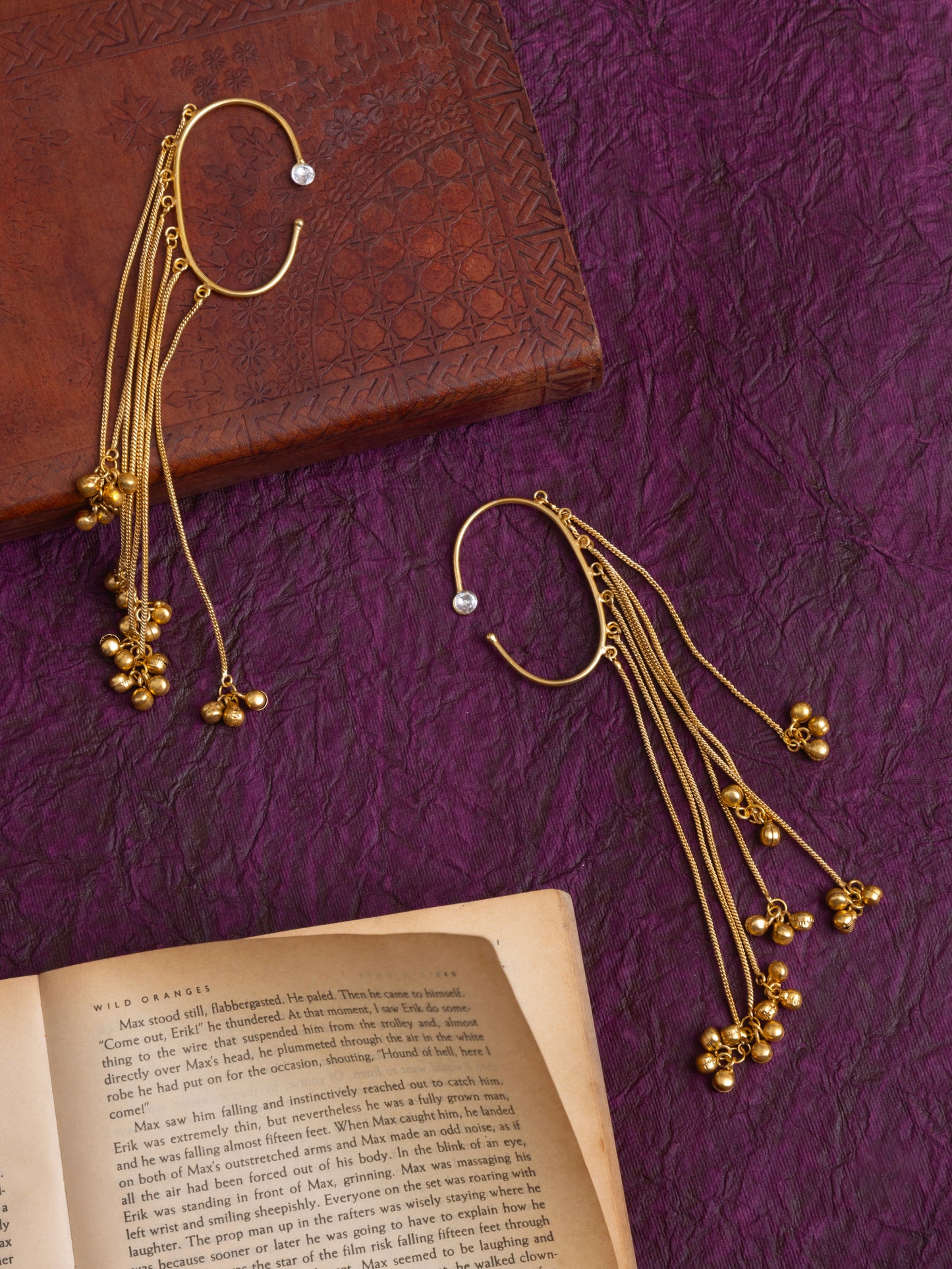 Hanging earcuffs