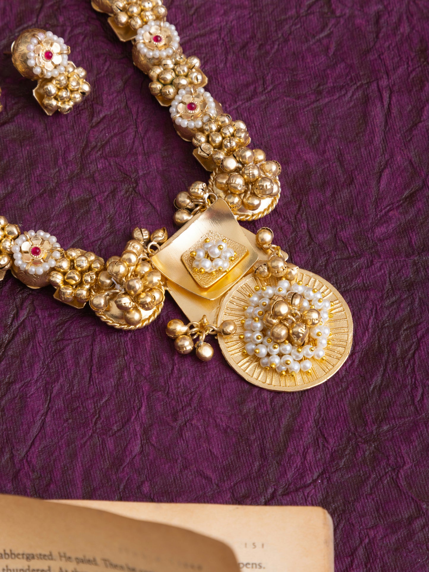Bubbles gold necklace