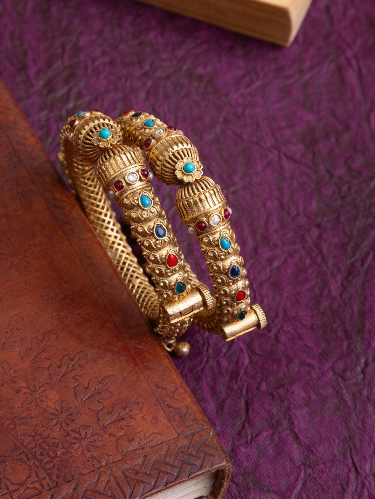 Gold rajwadi kada