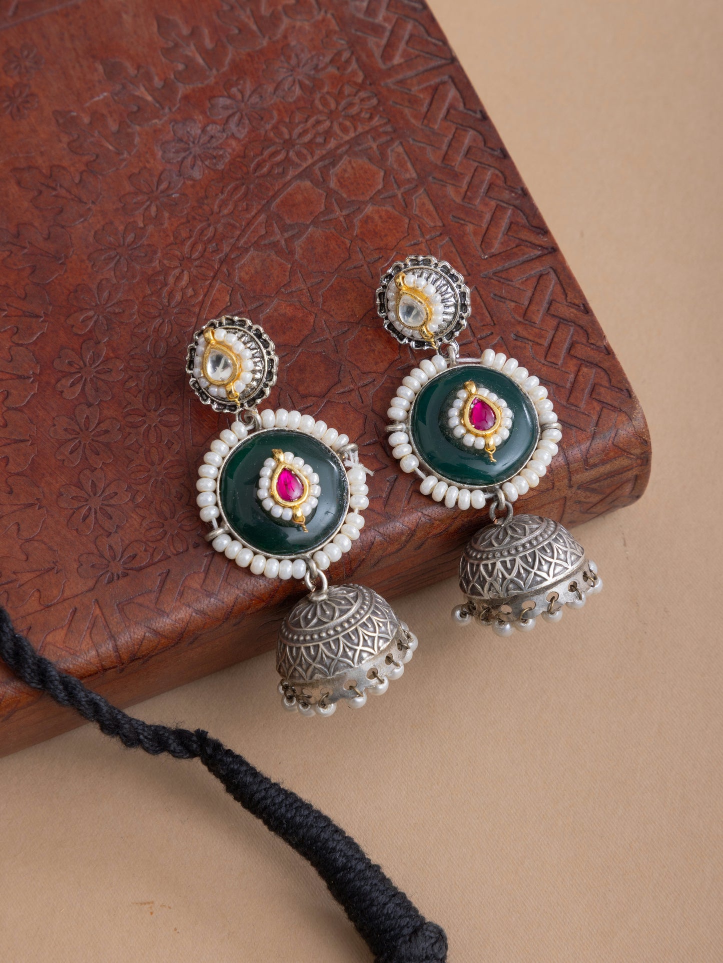 Bhoomi pachi kundan choker