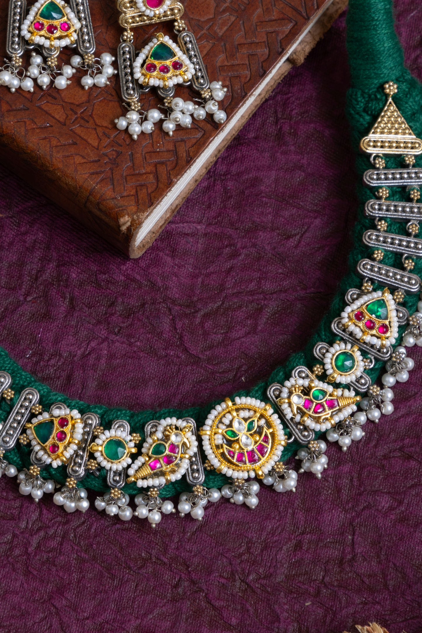 Archi pachi kundan thread choker with earrings