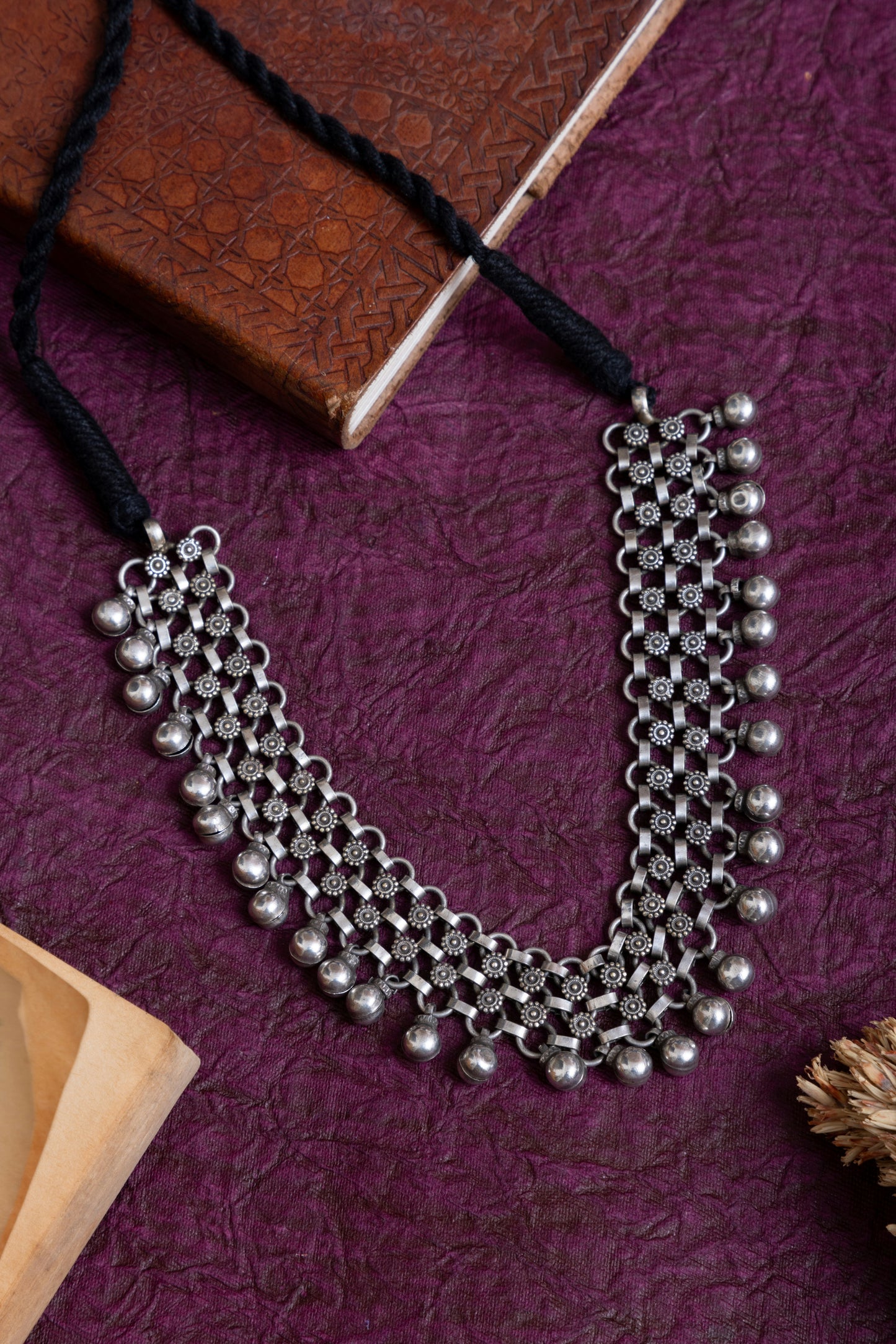 Rakhi antique ghunghroo choker