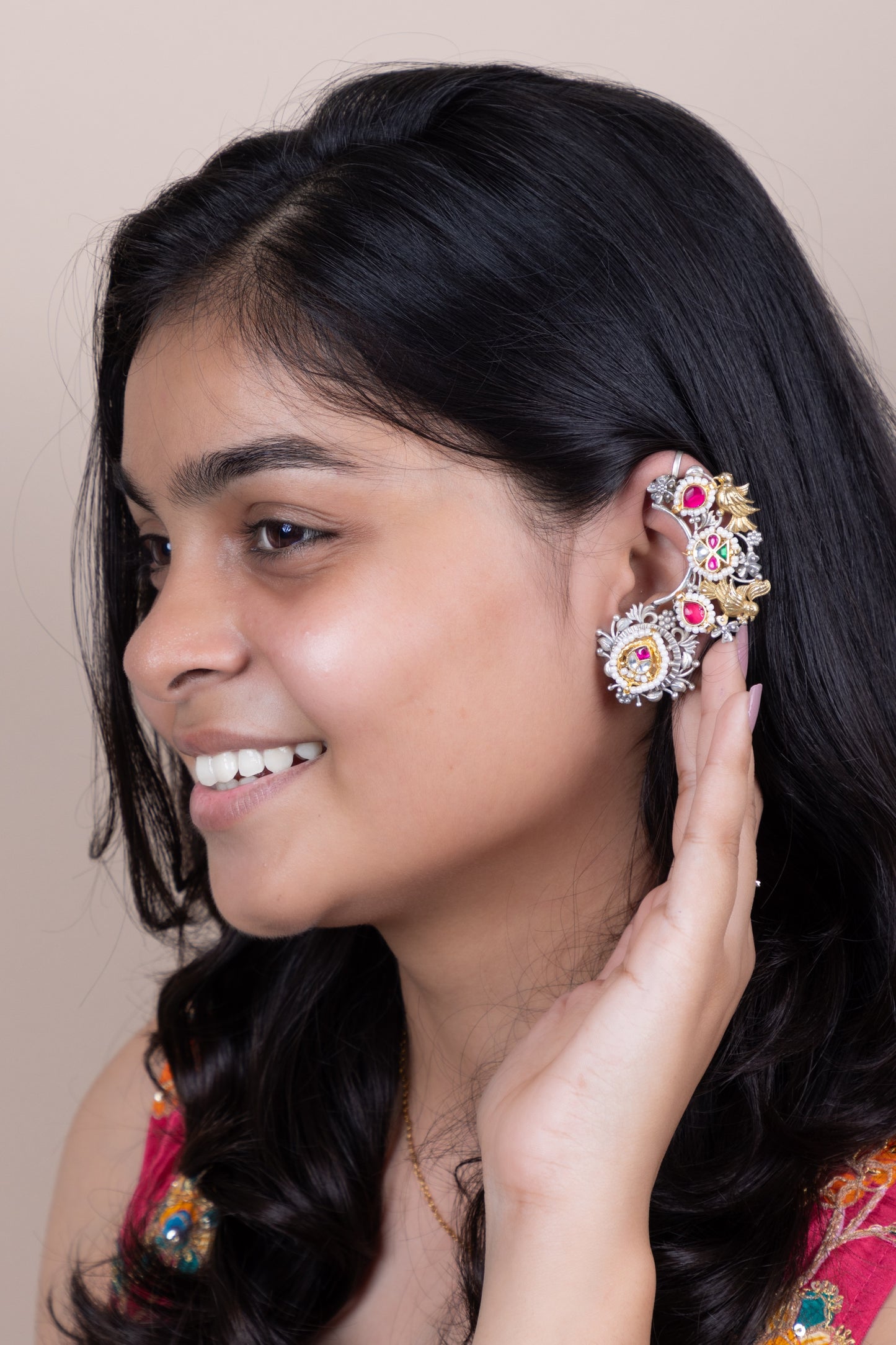 Anika kundan earcuff