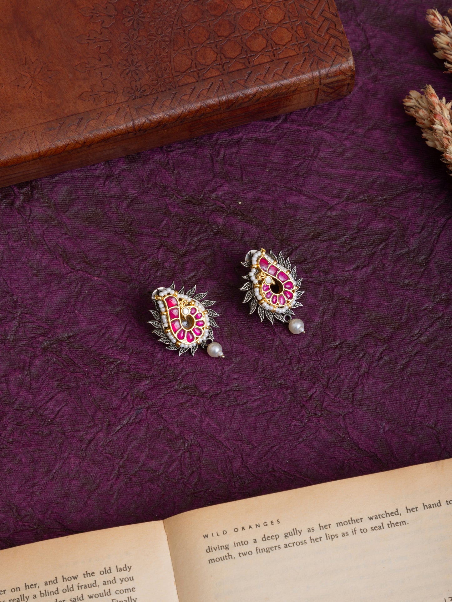 Tarini fusion kundan studs