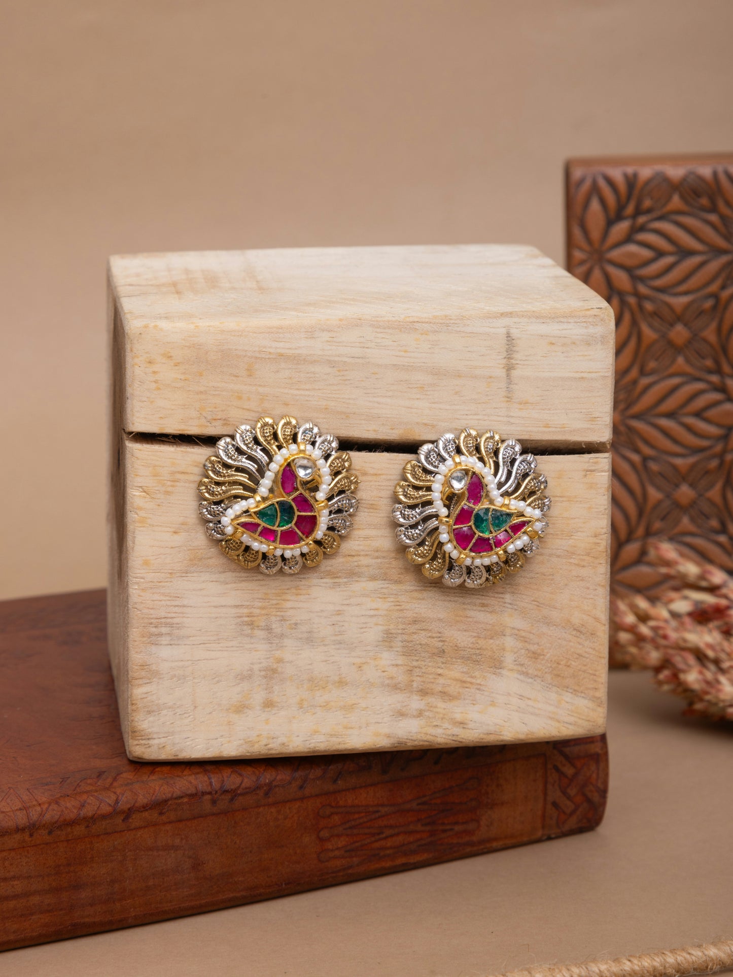 Kanira fusion kundan studs