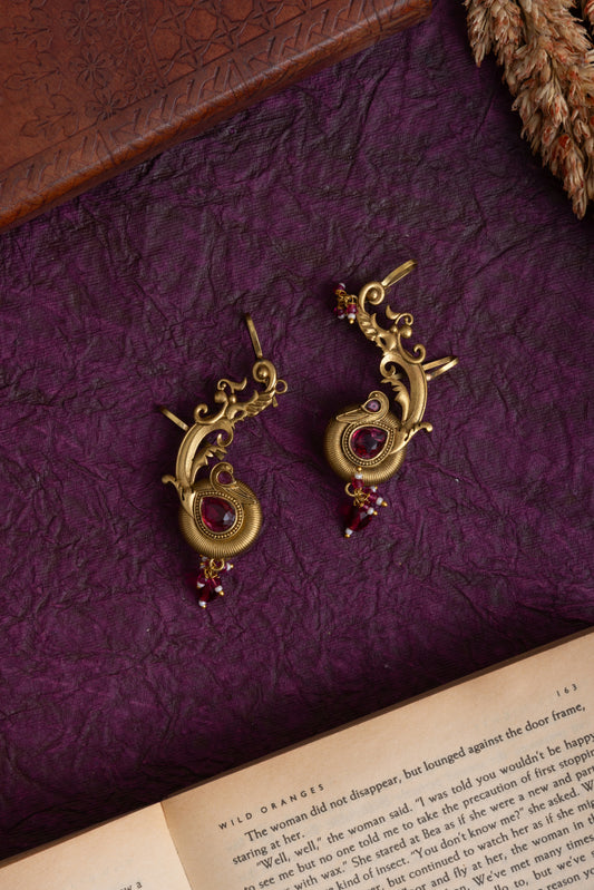 Neel Kamal gold earcuff