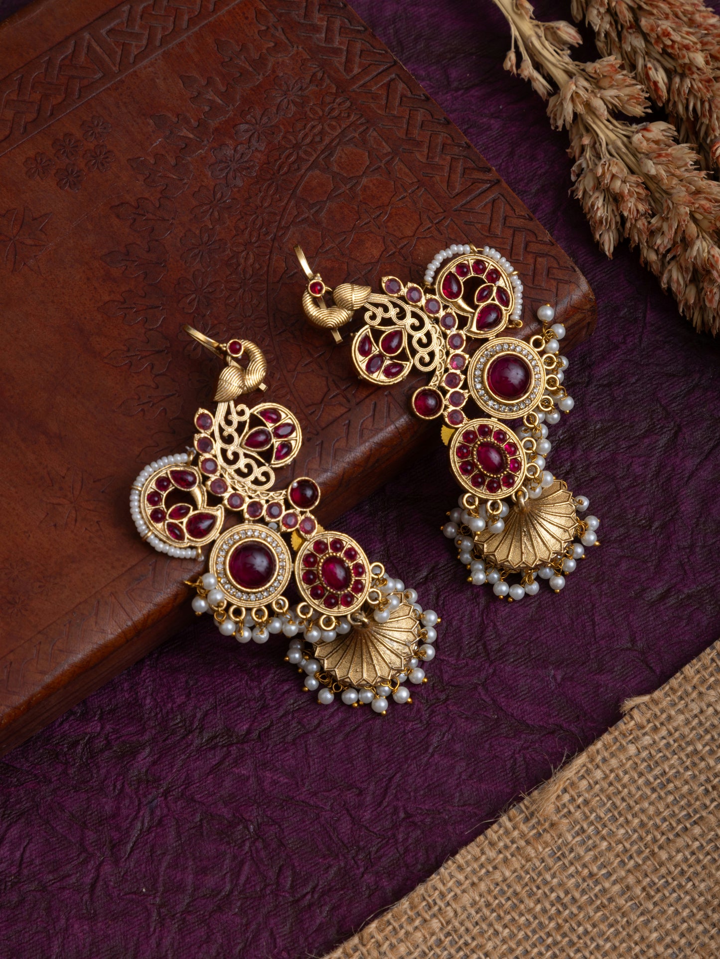 Anwesha gold earcuff