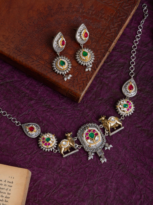 Kesar nandi pachi kundan choker