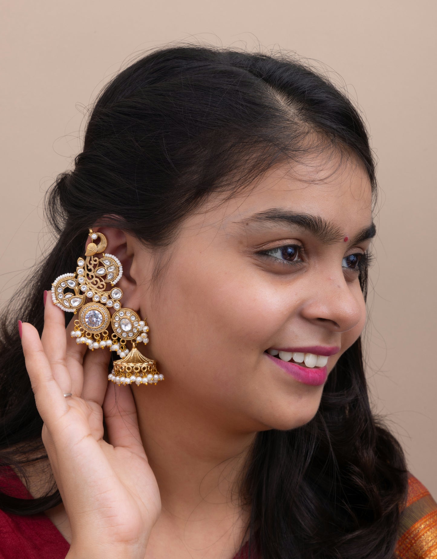 Anwesha gold earcuff