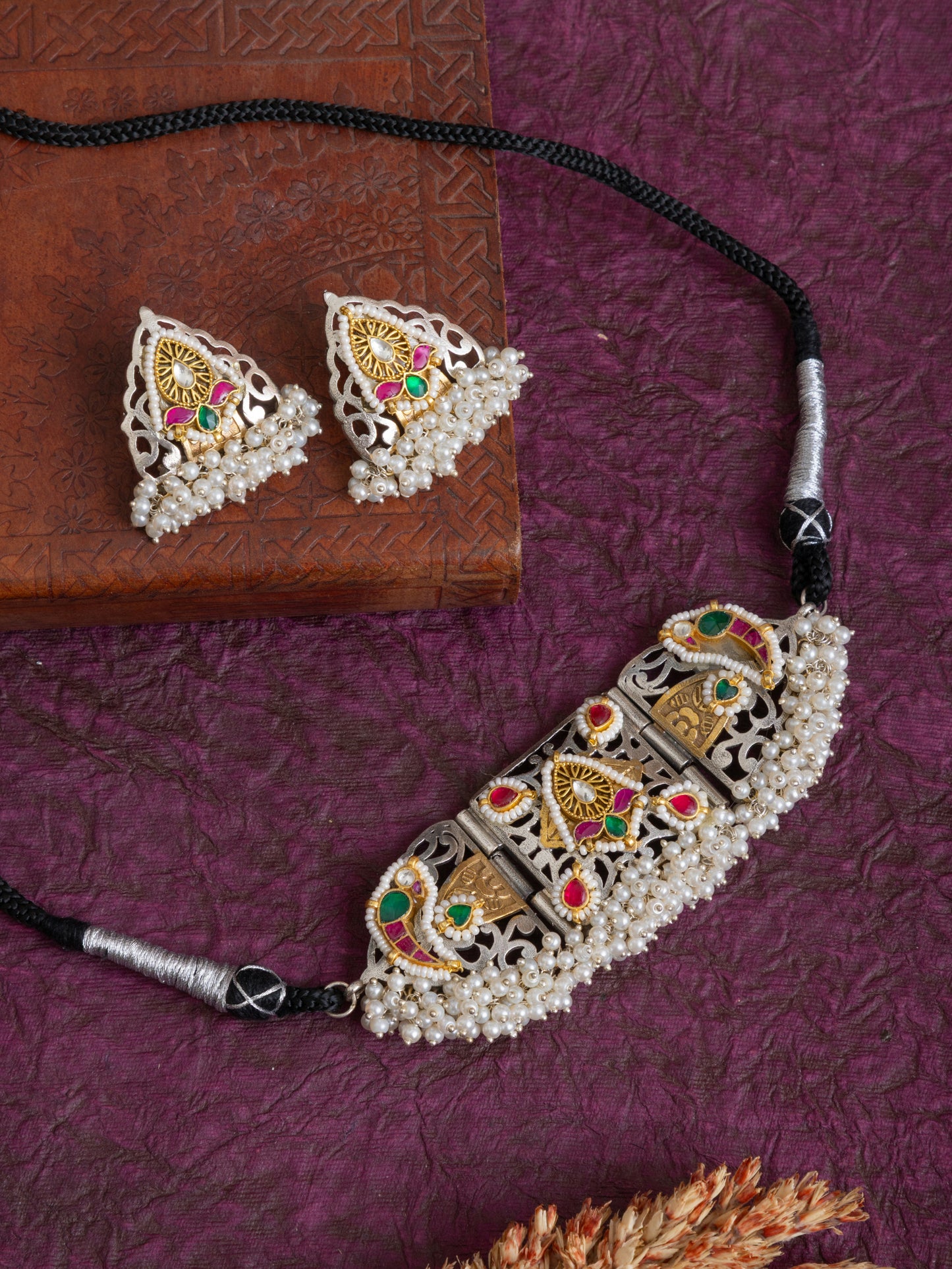 Katrina dual tone kundan choker