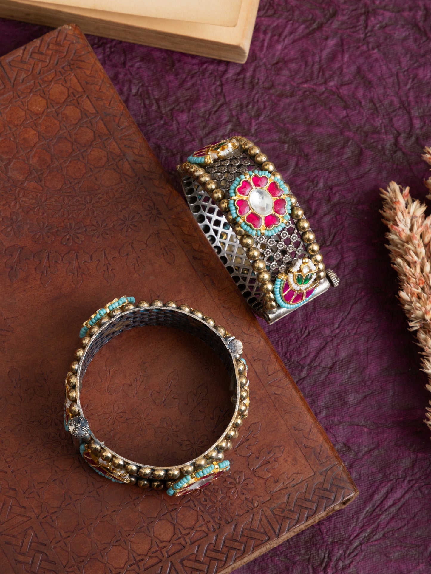 Shama large sizee pachi kundan kada