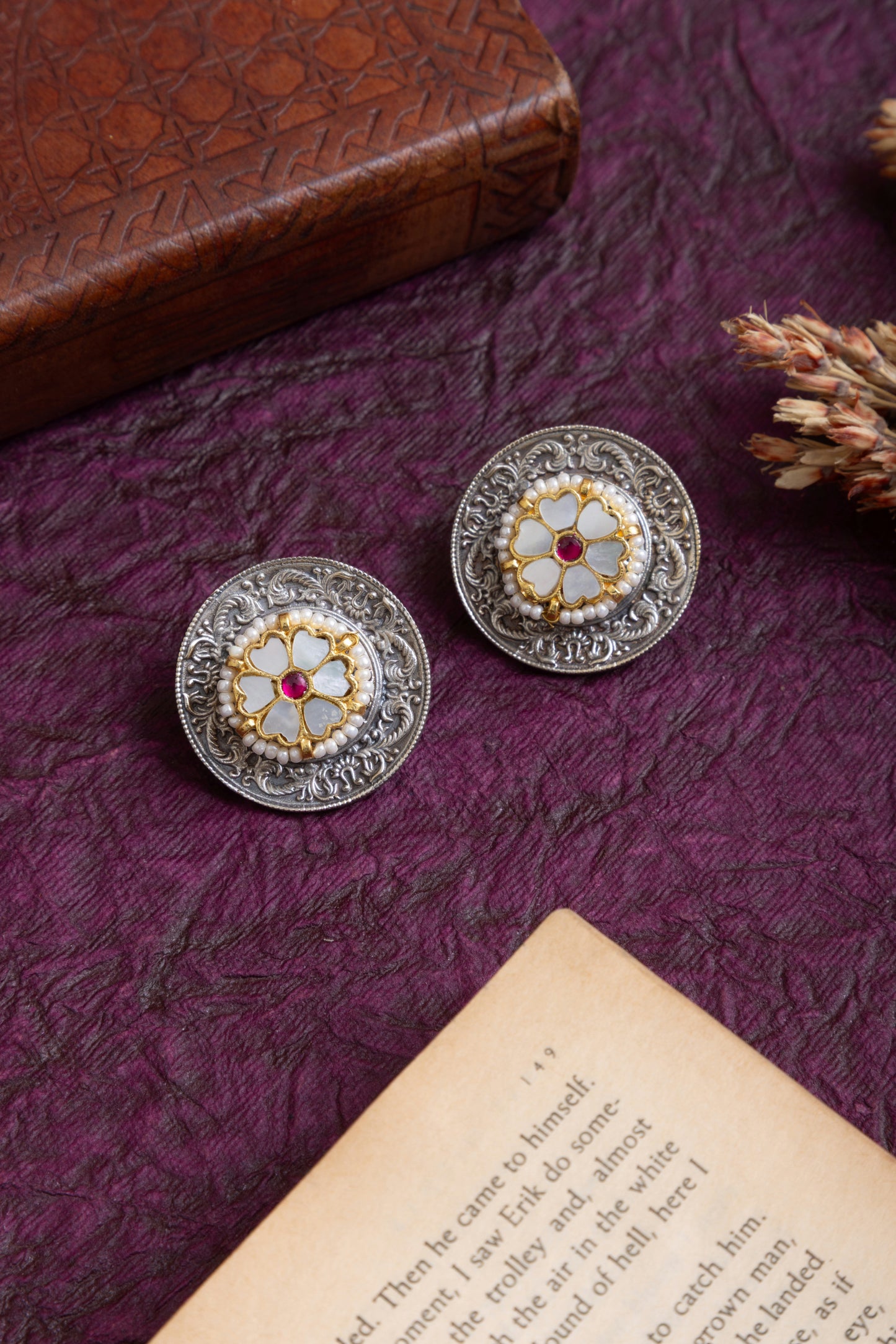 Ayushi pachi kundan studs