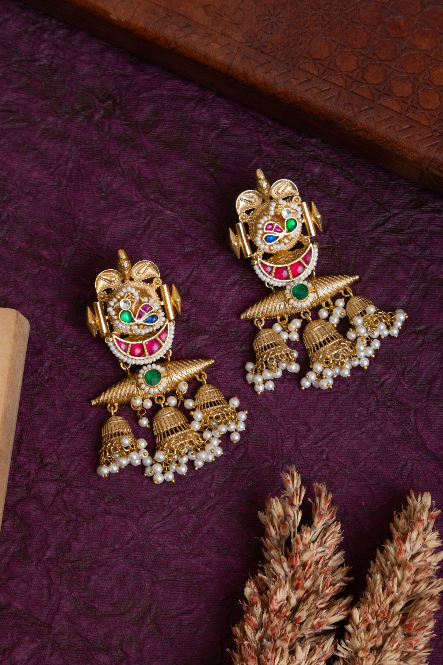 Keshavi pachi kundan gold earrings
