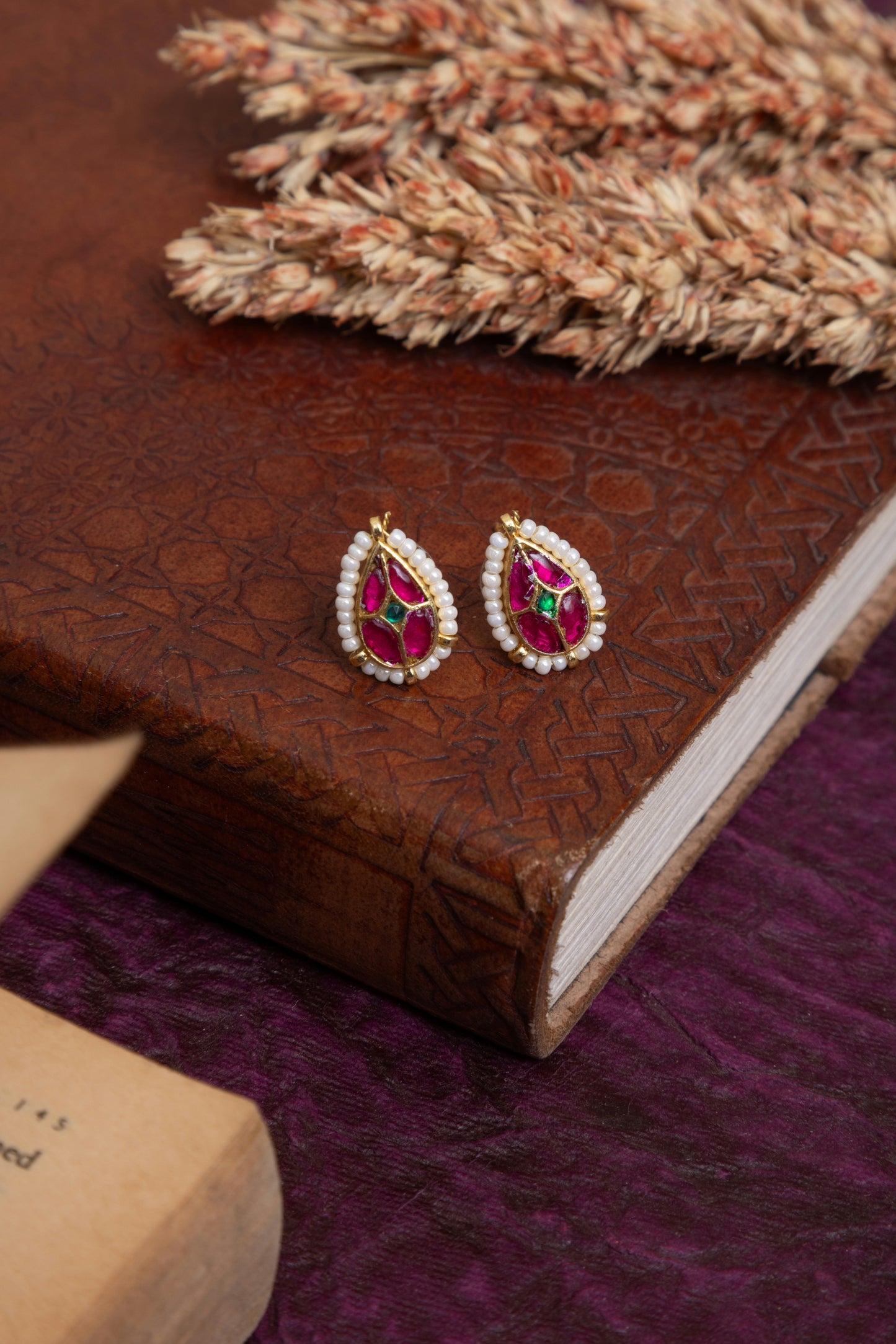 Sujata pachi kundan studs