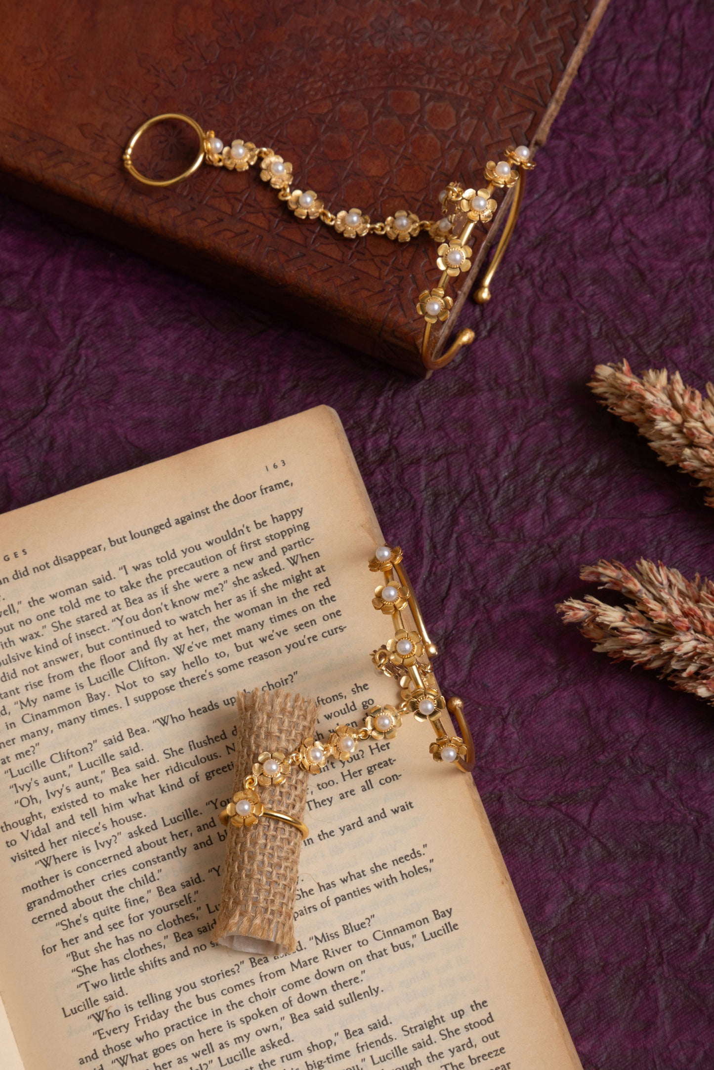 Single line flower hathphool