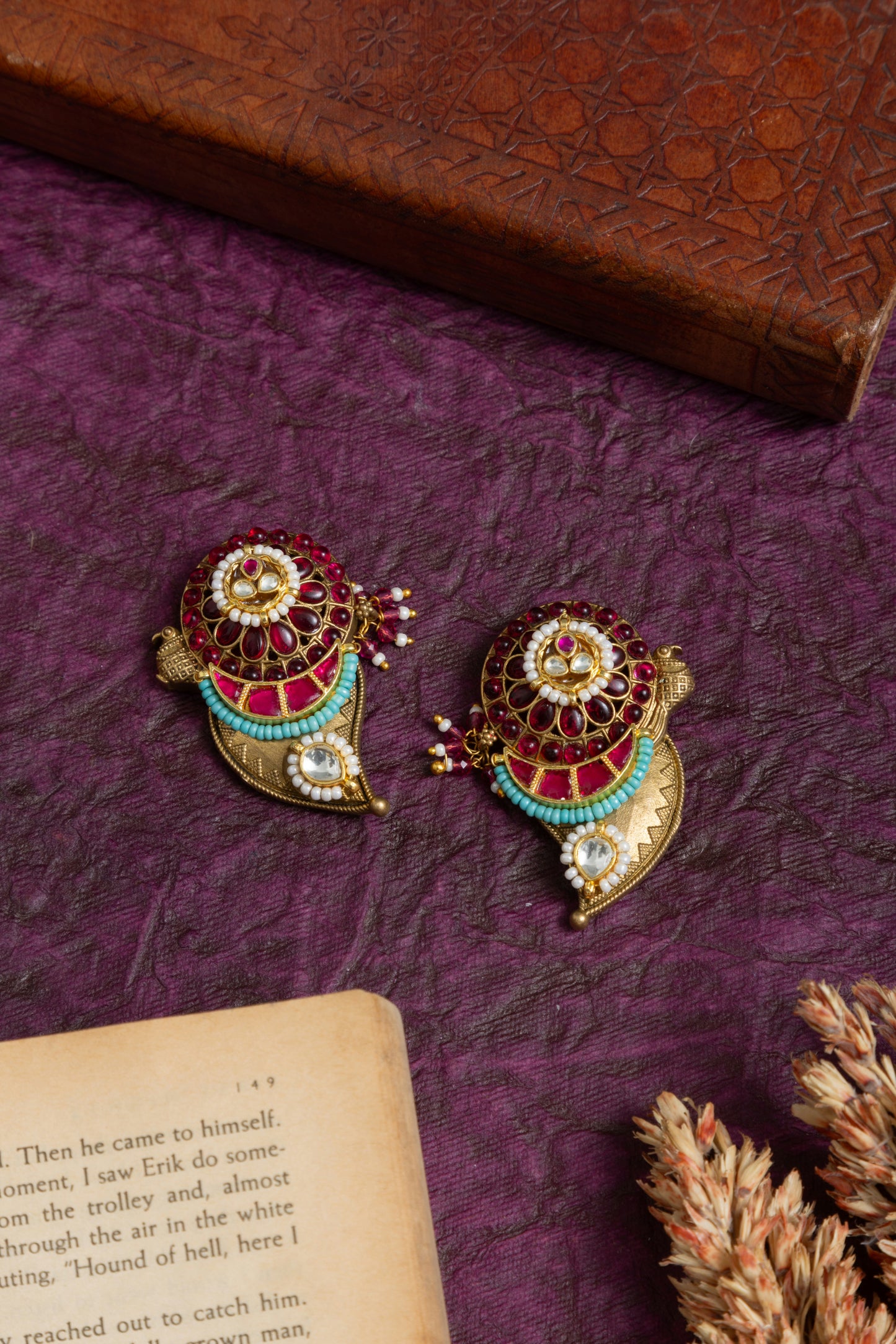 Suketa pachi kundan gold earrings