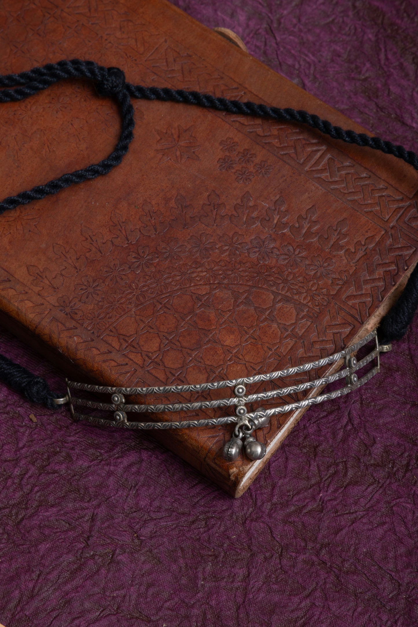 Tamasi antique hasli choker
