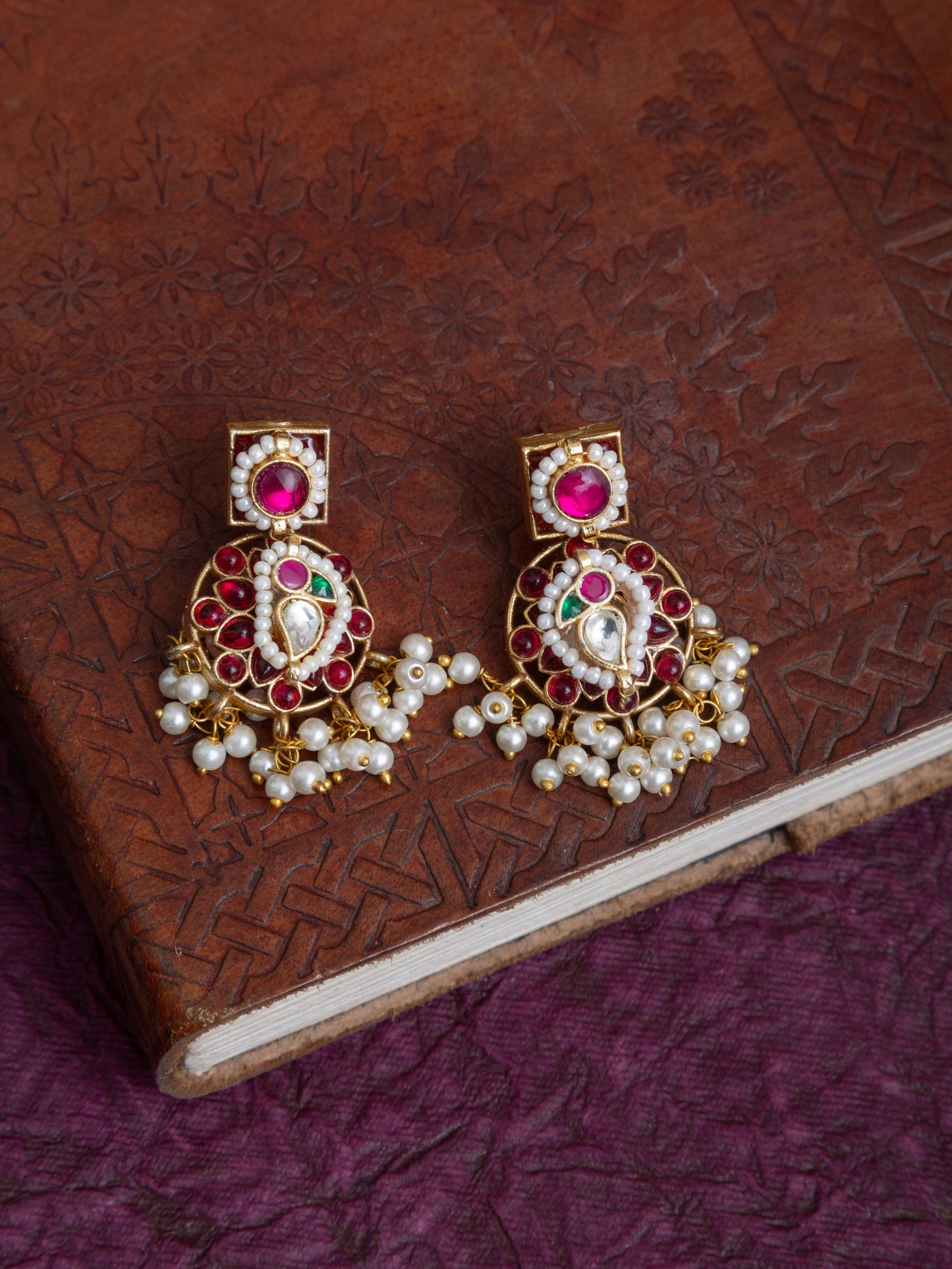 Dharini fusion kundan choker