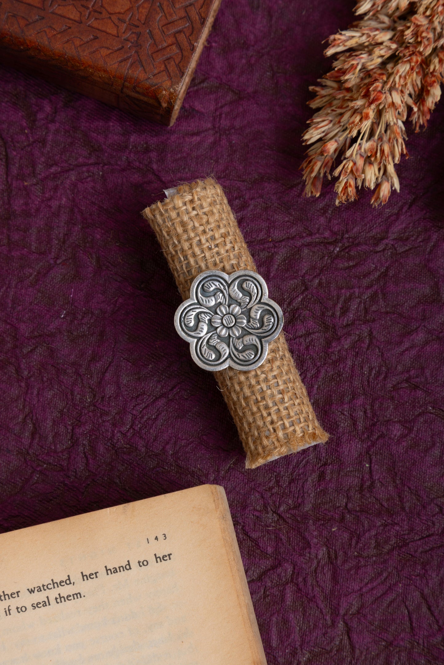 Riza antique flower ring