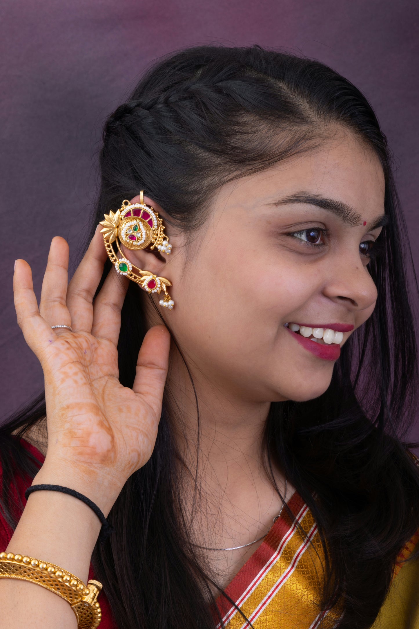 Mehrunisha kundan gold earcuff