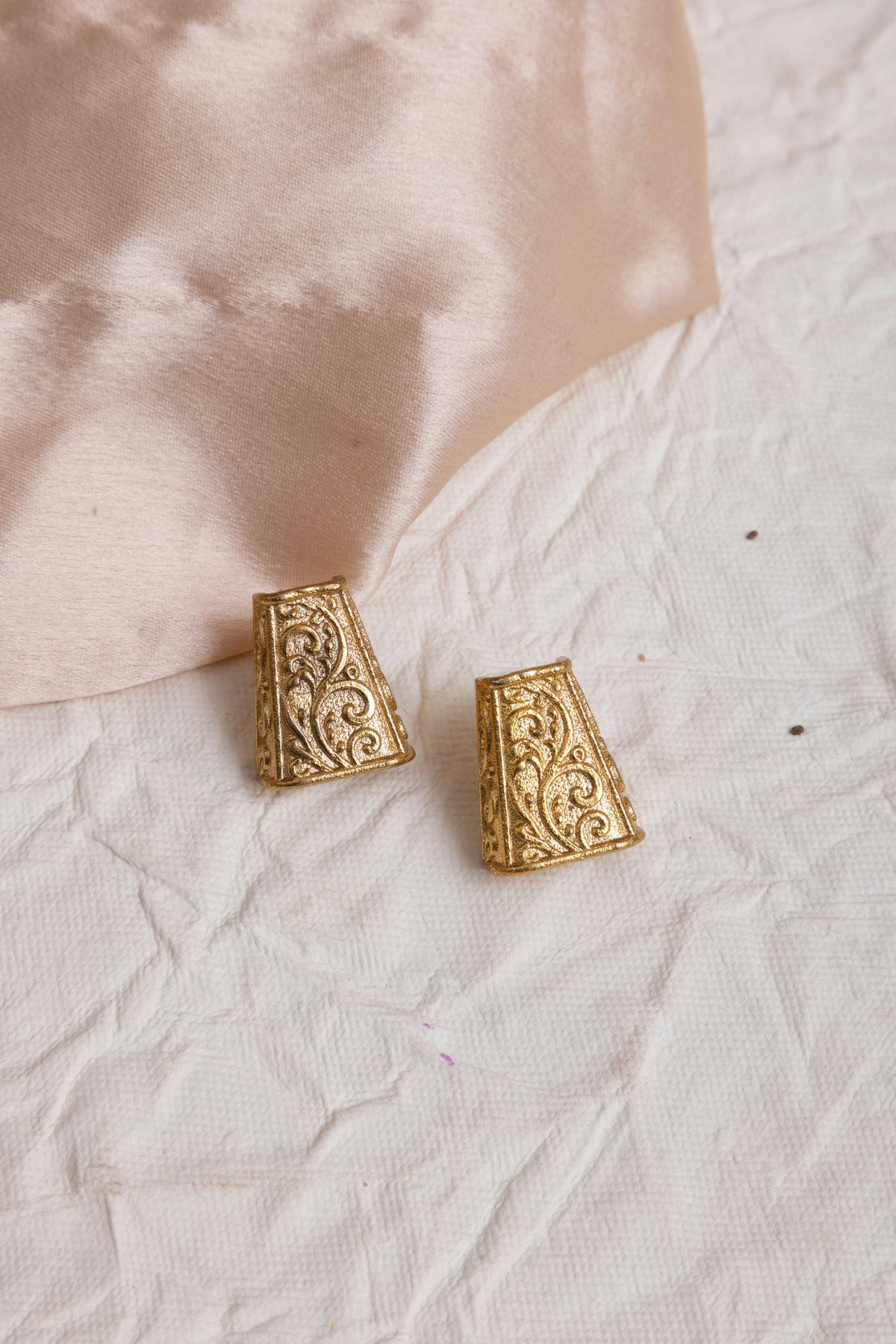 Anamika antique gold thread necklace