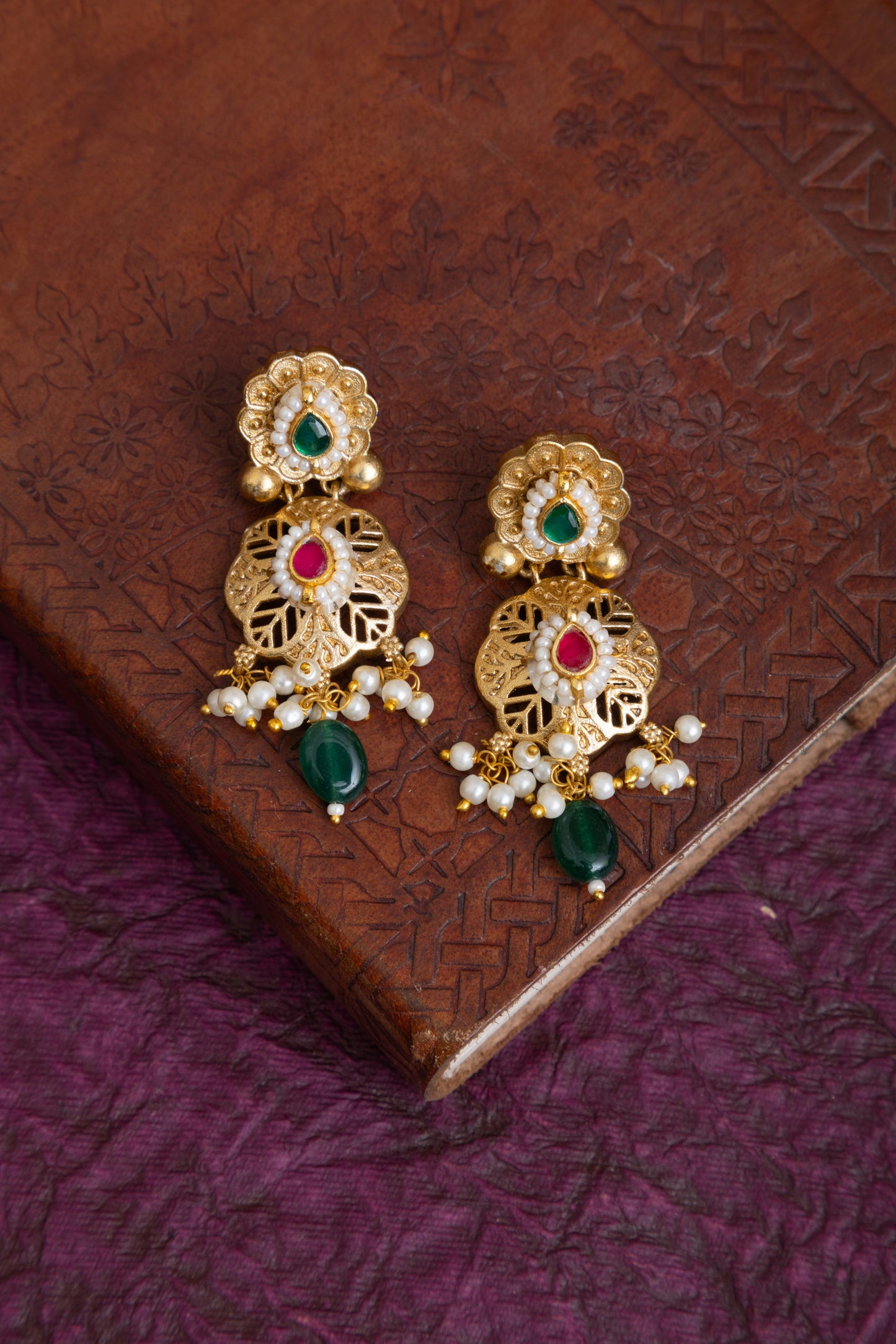 Margi heritage gold pachi kundan choker