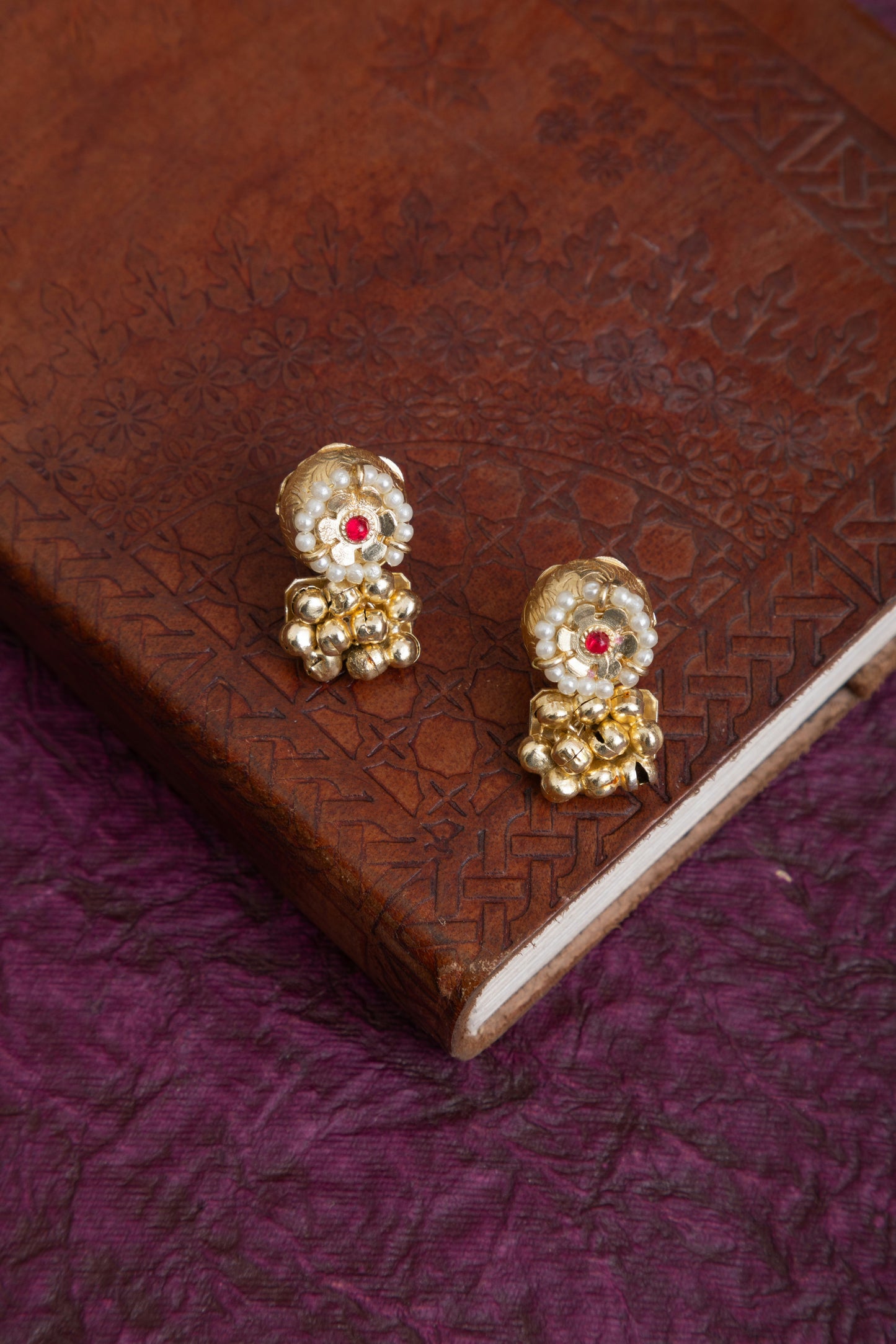 Chhaya bubble sleek gold choker