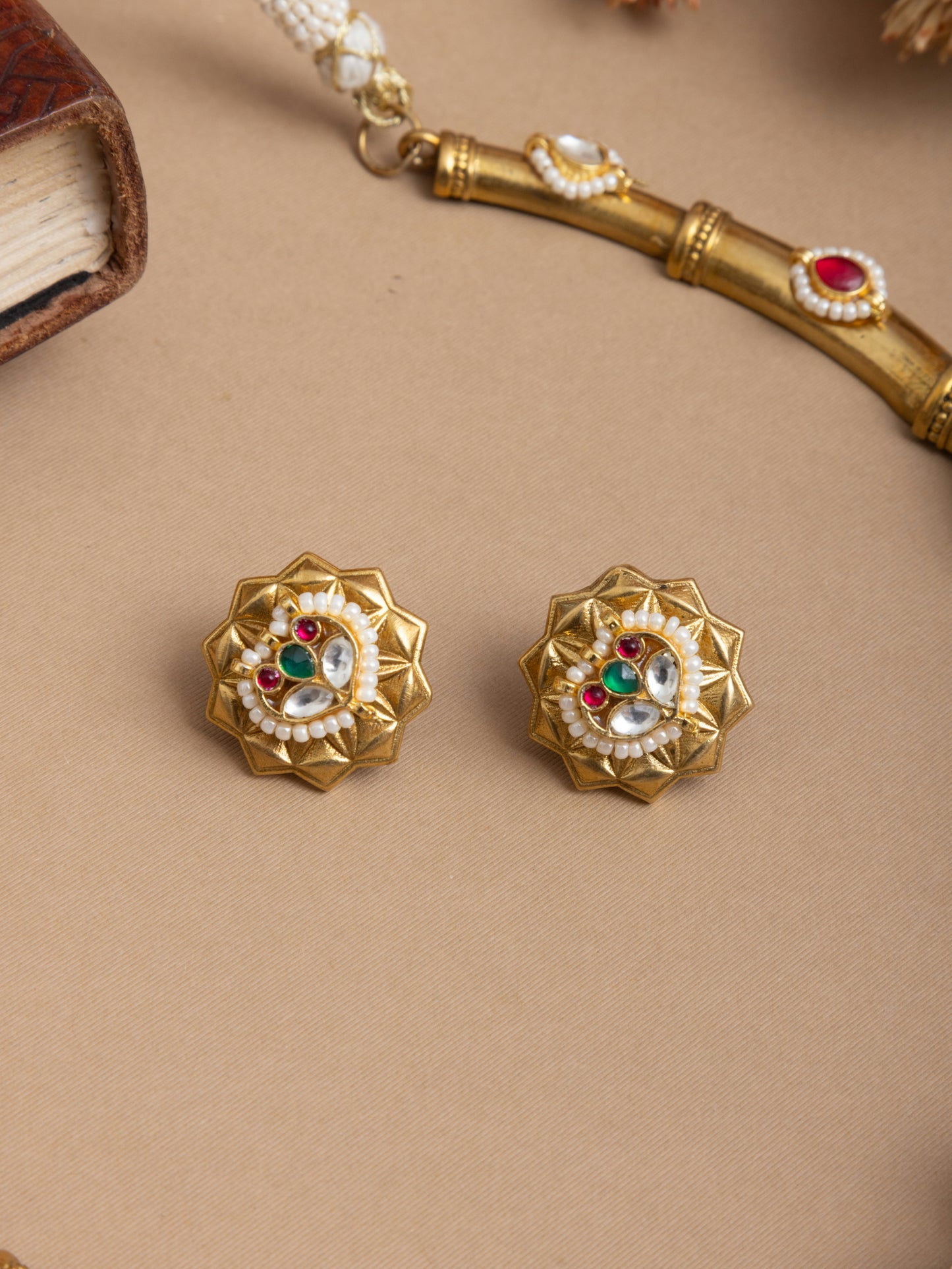Agni the kundan choker